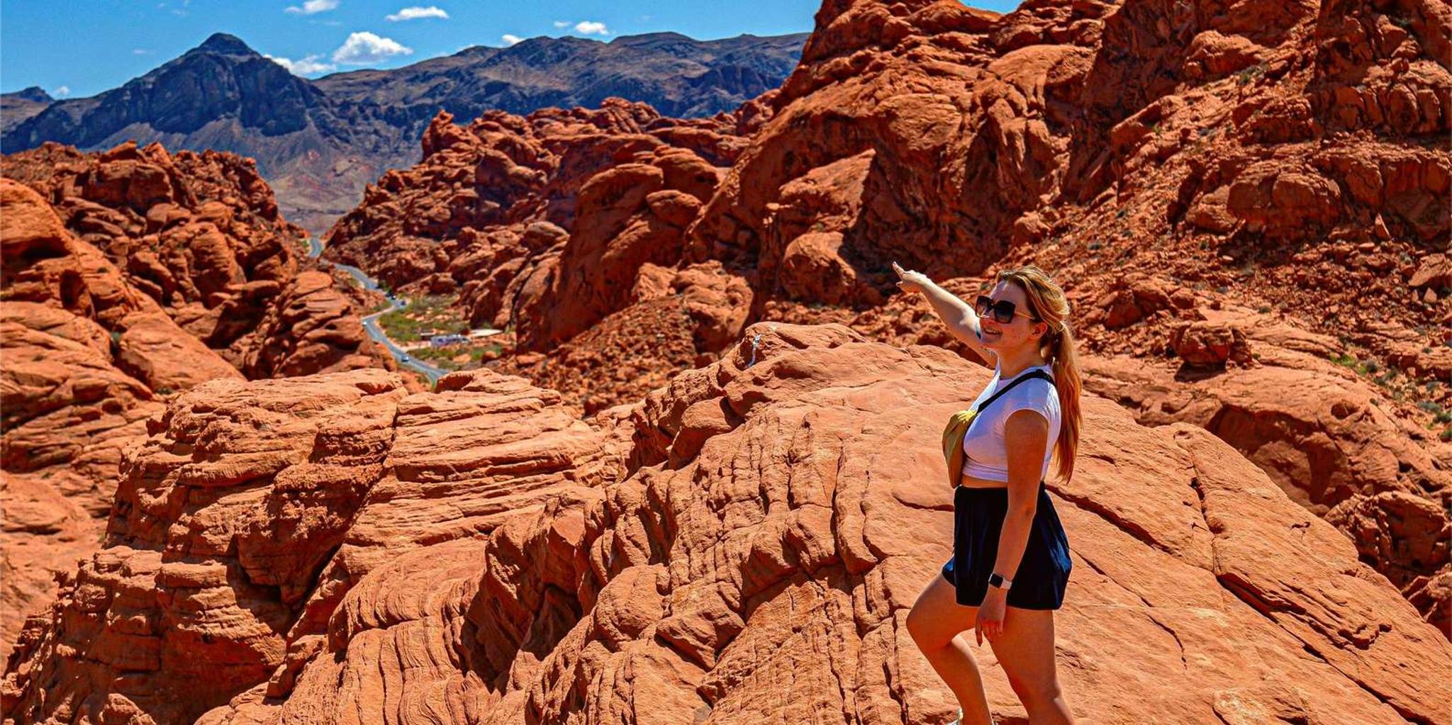 Las Vegas Valley of Fire Guided Day Tour - Image 2