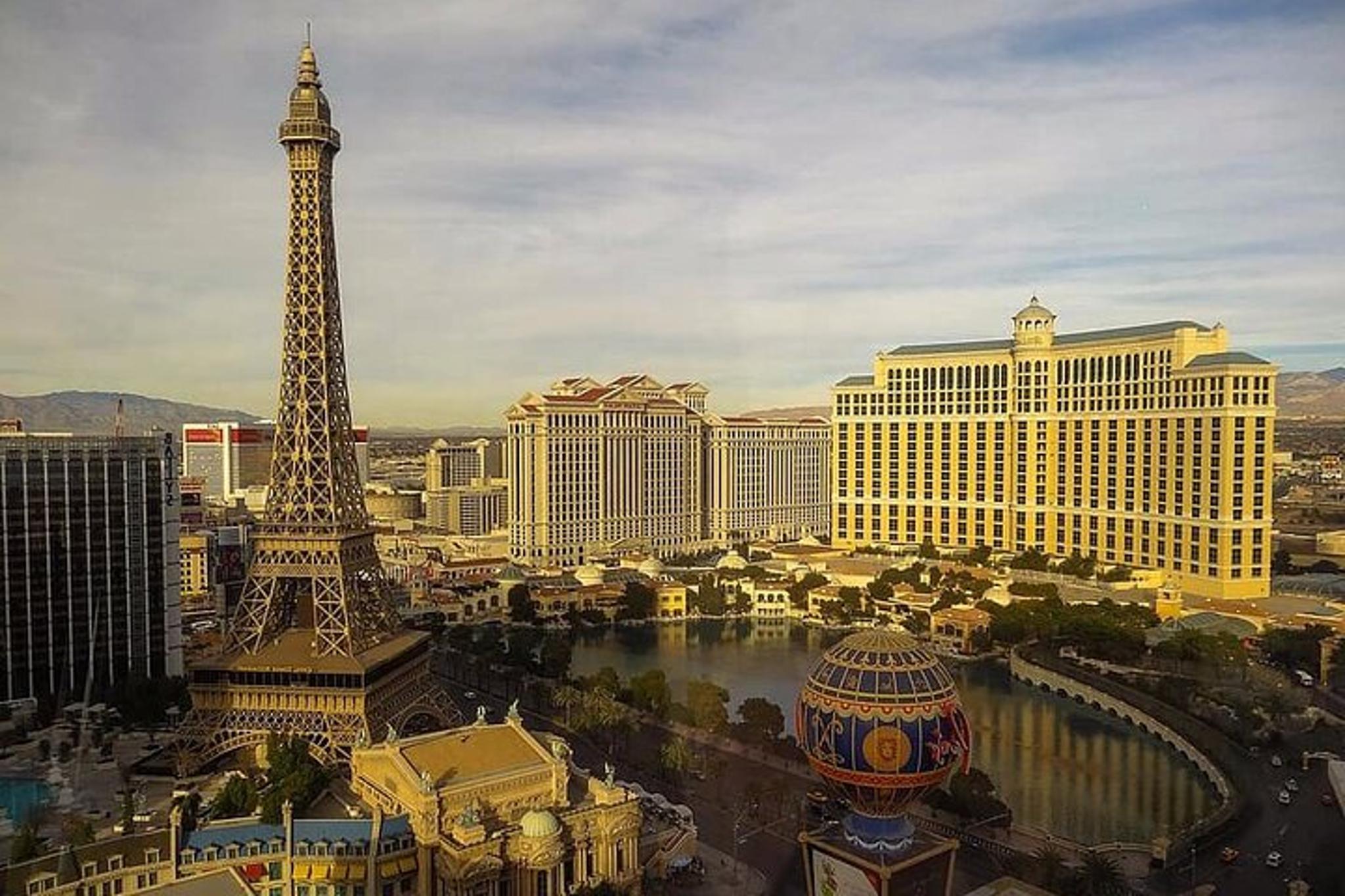 Las Vegas Walking Tour of the Strip - Image 3