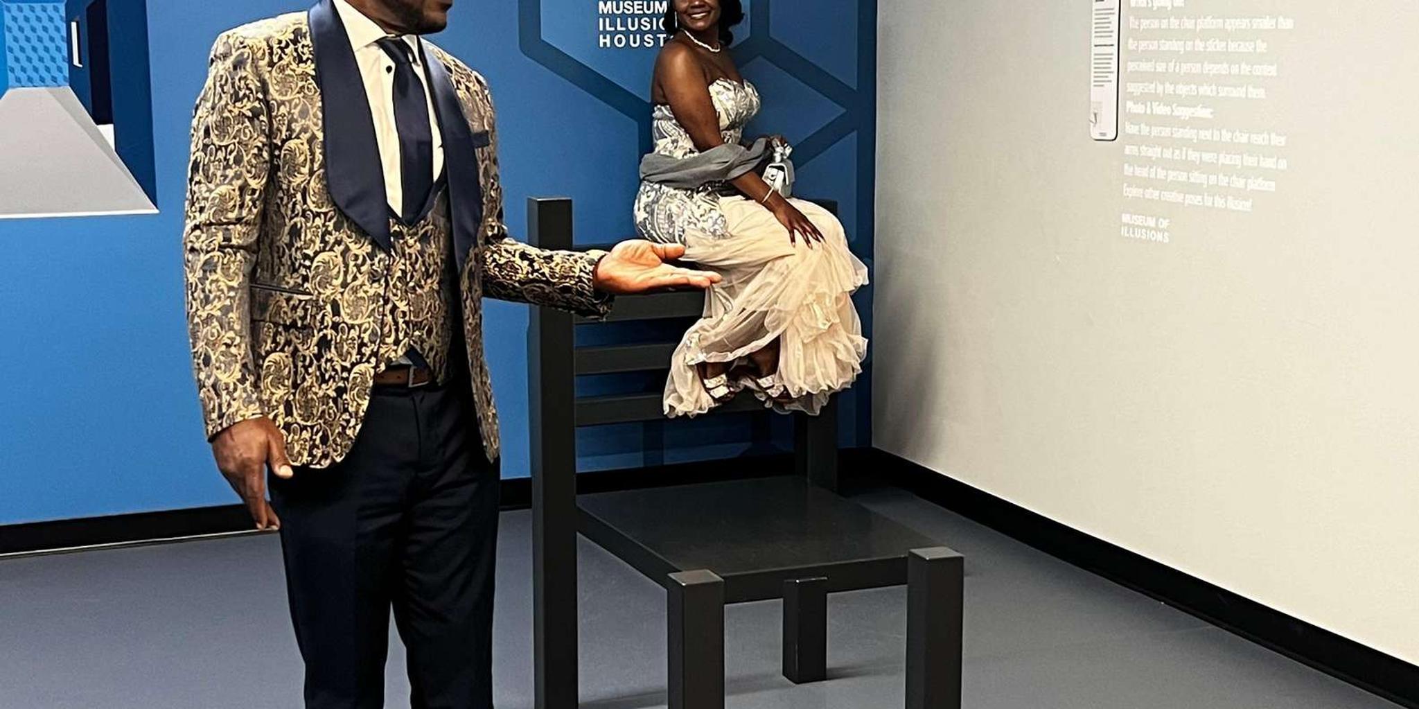 Houston Museum of Illusions Entry Ticket - Image 6