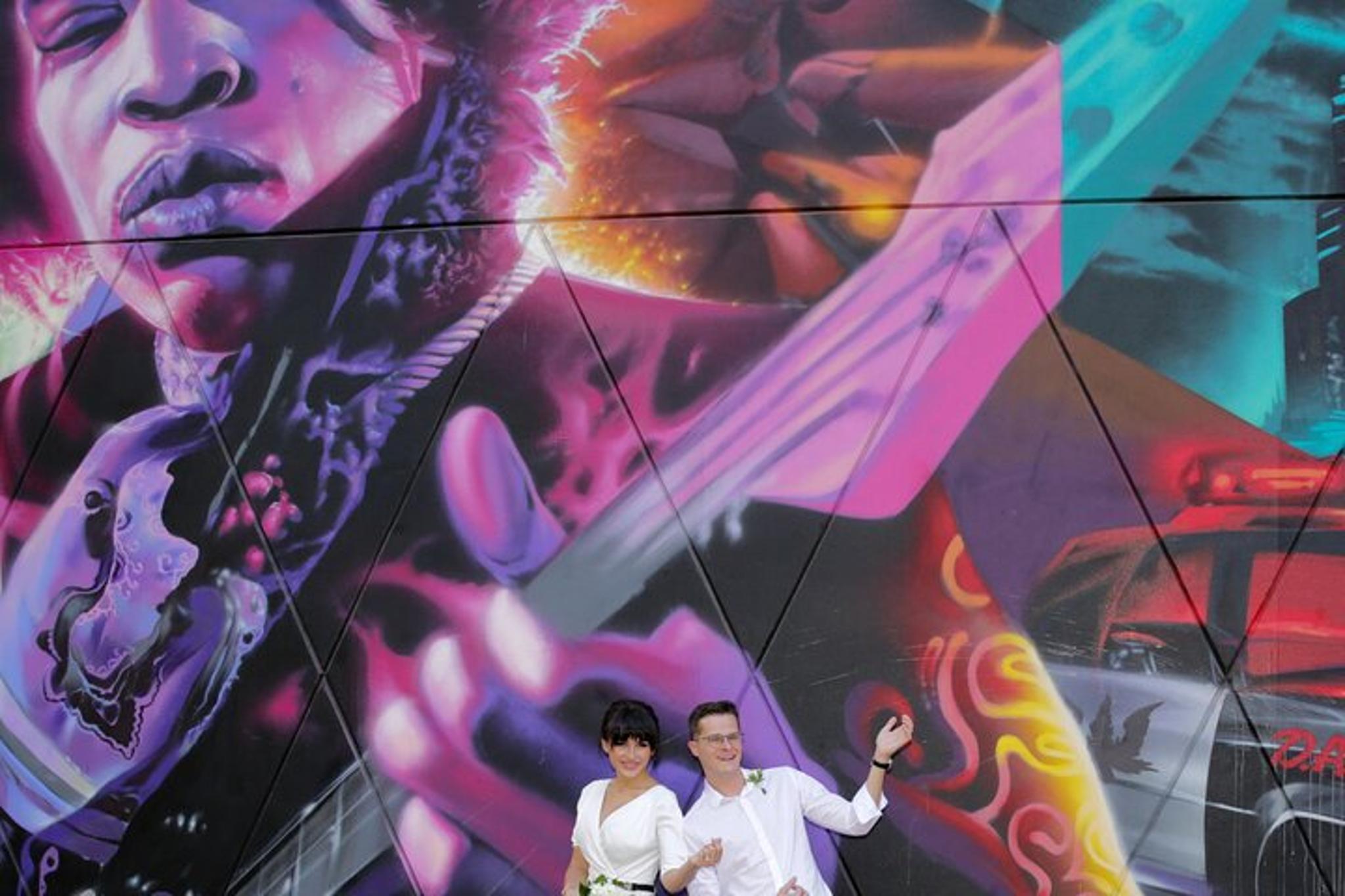 Las Vegas Street Art and Architecture Photo Tour - Image 3