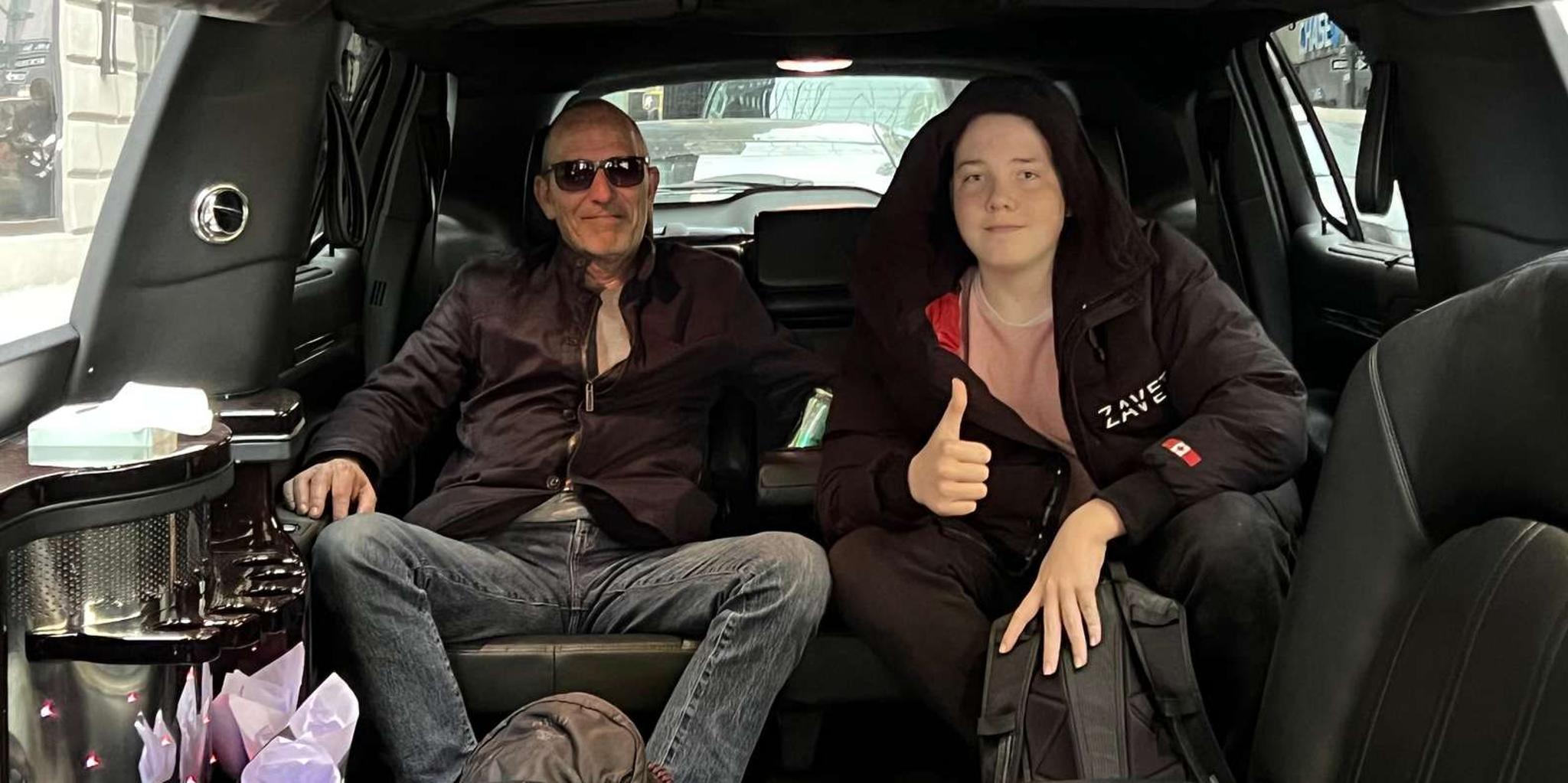 New York City Limousine Tour and Airport Transfer - Image 6