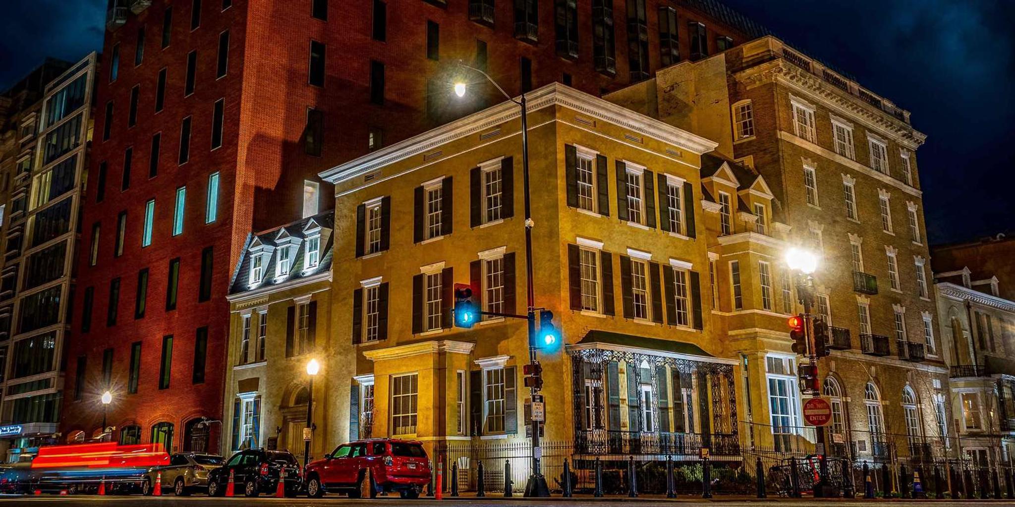 Washington DC Ghosts and Booze Haunted Pub Crawl 2 hr - Image 4