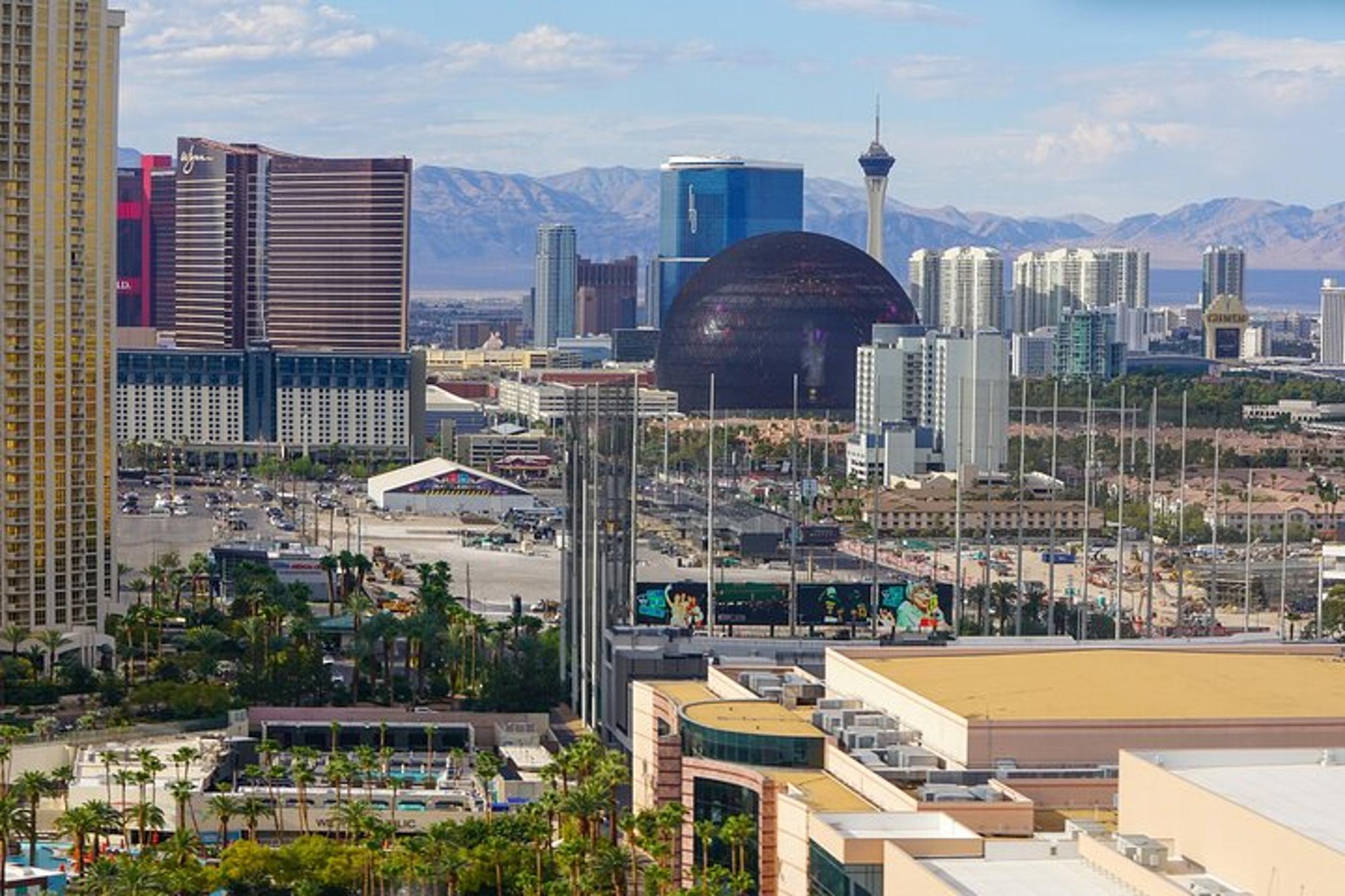 Las Vegas Helicopter Tour Over Hoover Dam - Image 5