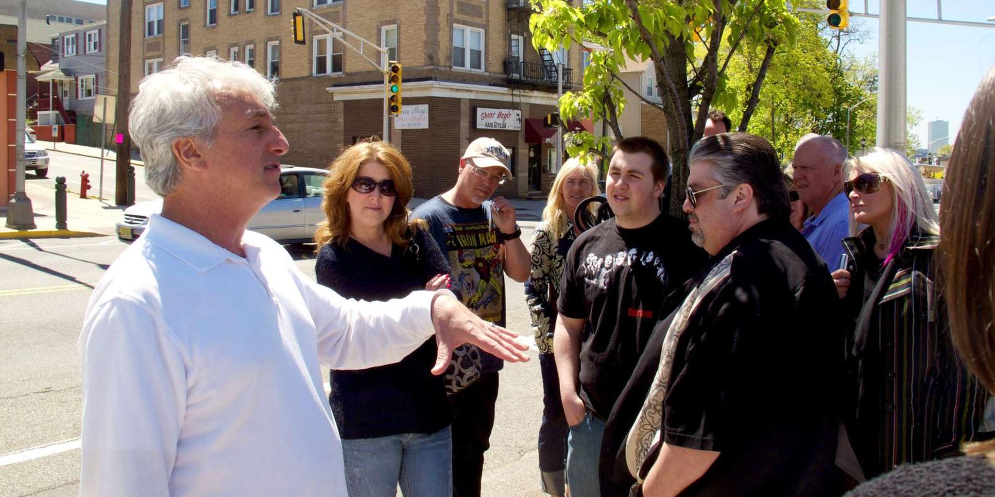 New York City Sopranos Filming Locations Bus Tour - Image 5