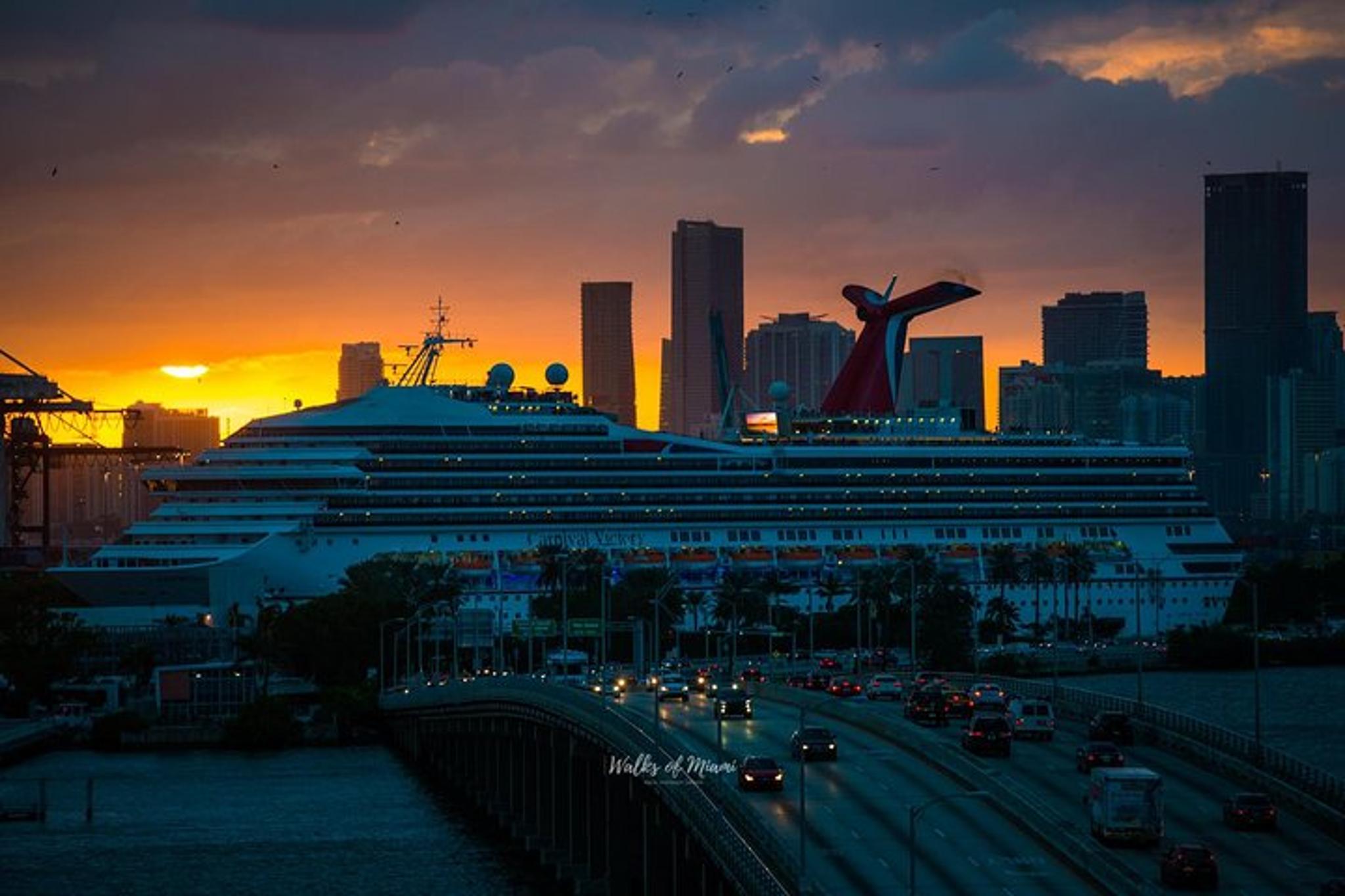 Miami Photo Tour at Sunset and Night - Image 5