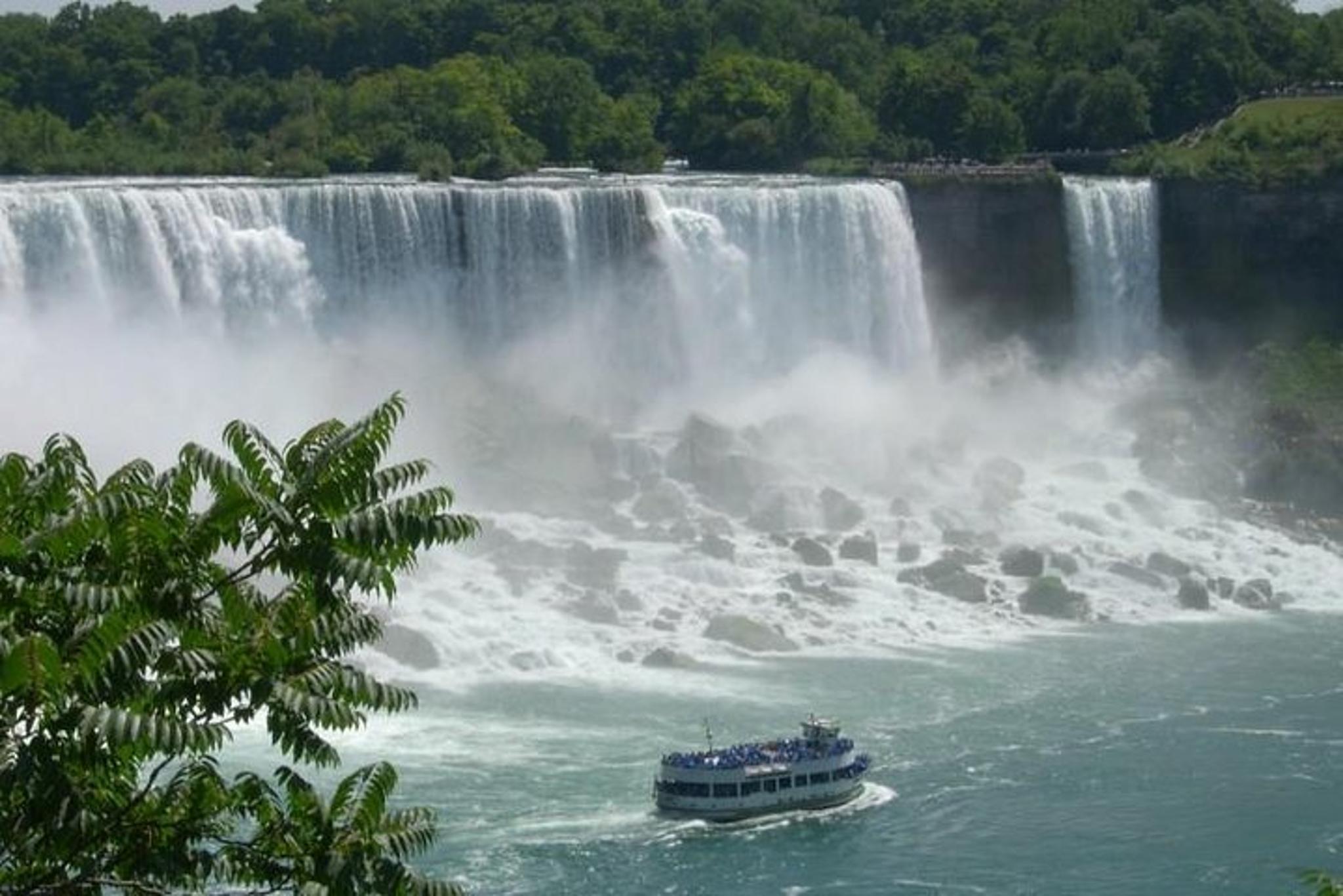 New York to Niagara Falls, DC & Amish Country Tour 4 Days