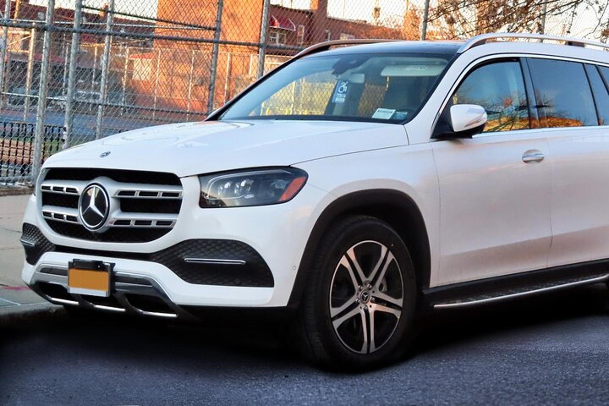 New York Private Airport Transfers - Image 1