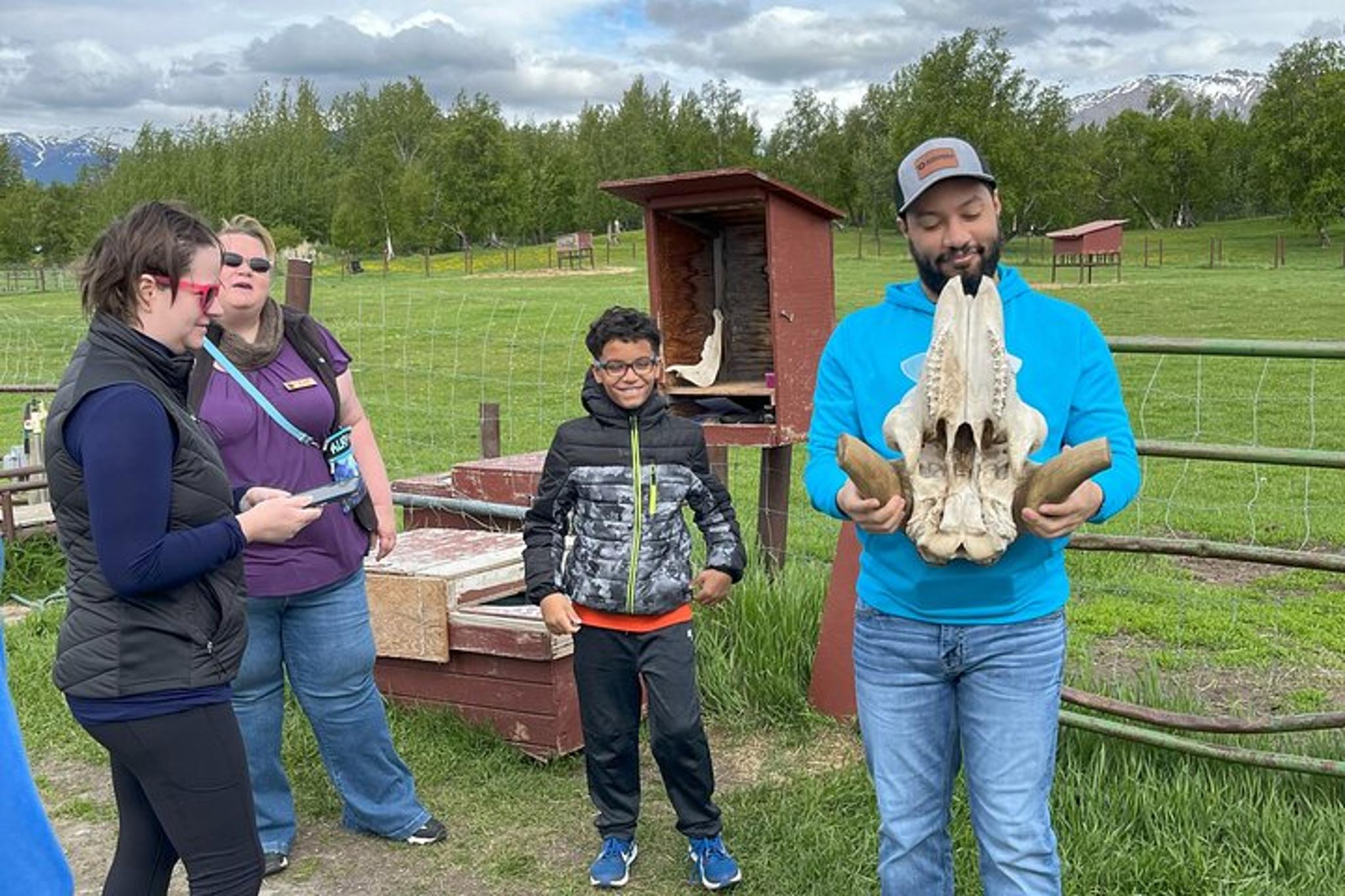 Anchorage Musk Ox Farm Tour & Scenic Drive - Image 4