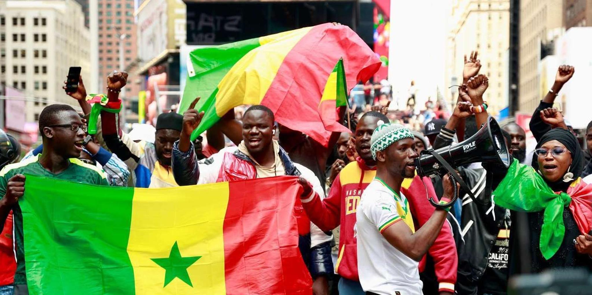 New York Street Photography Tour with Local Photographer - Image 6