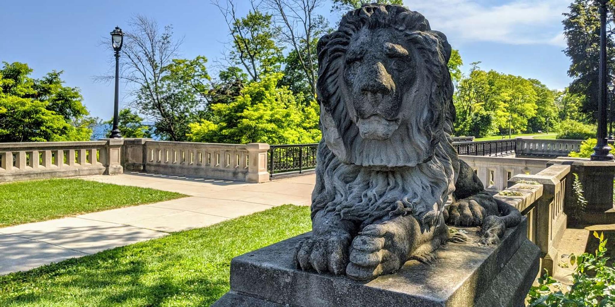 Milwaukee Sightseeing Bus Tour - Image 2