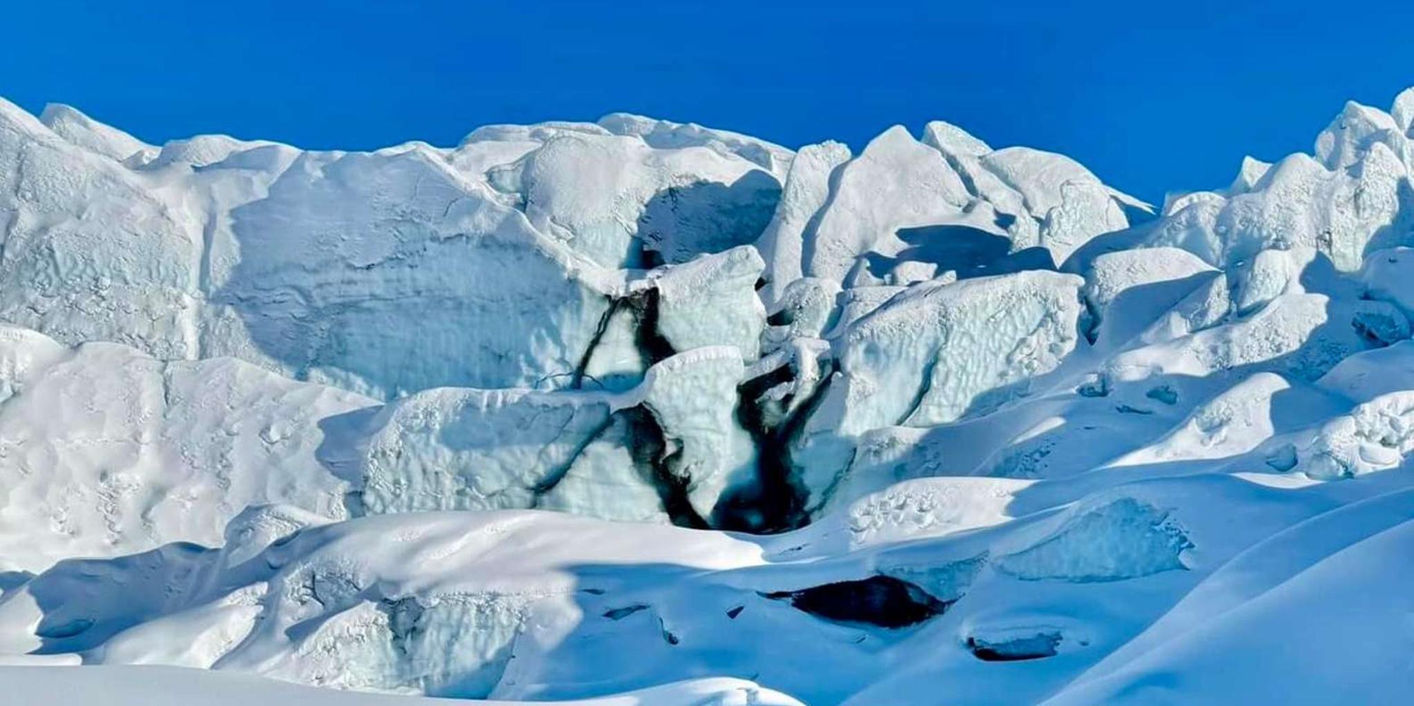 Anchorage Matanuska Glacier Hike with Honey and Wine Tasting - Image 3