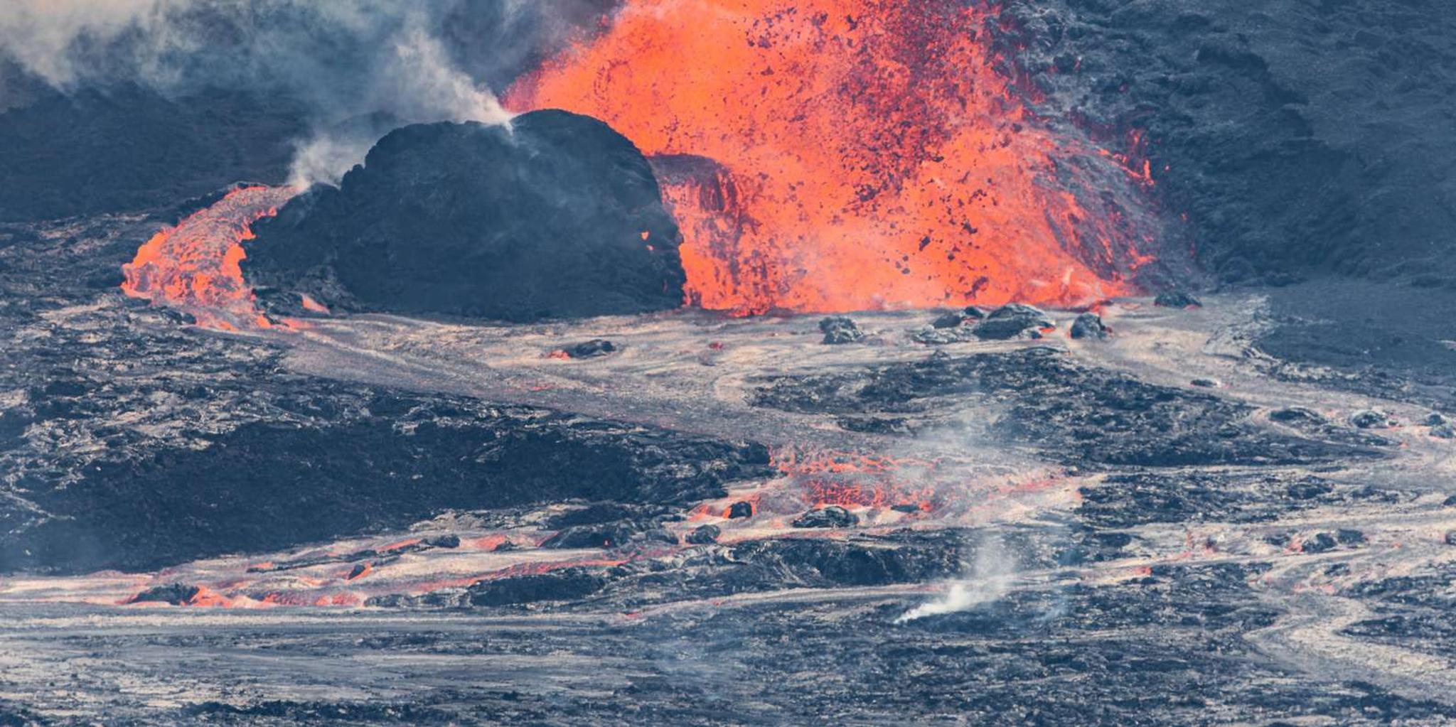 Kailua-Kona Volcanoes and Black-Sand Beach Tour - Image 5
