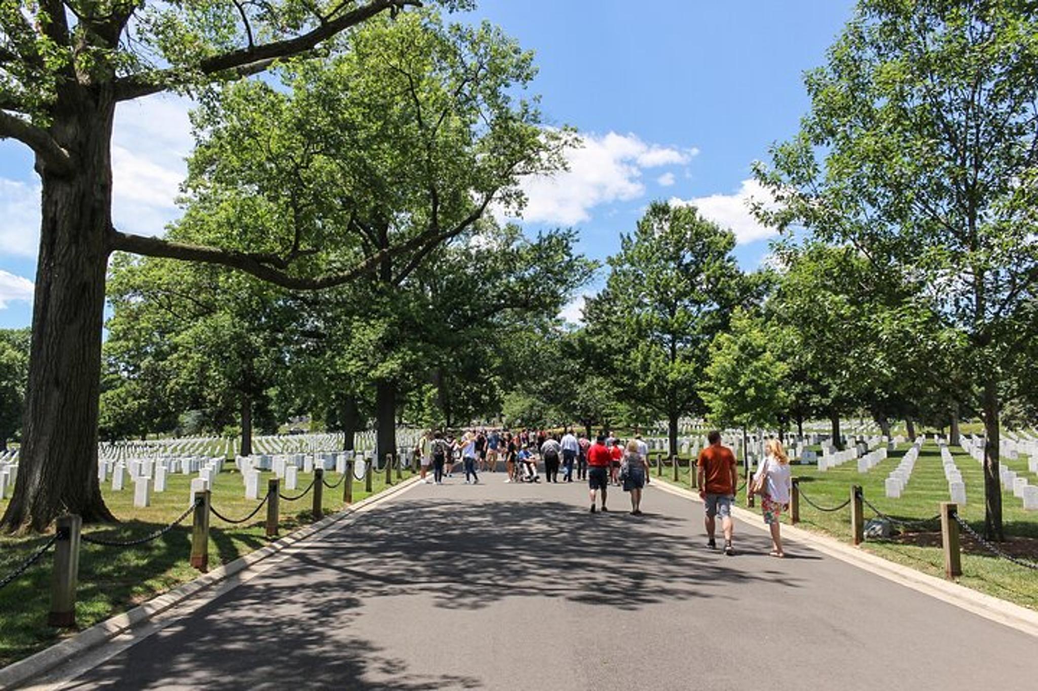 Arlington Cemetery Tour with Guard Ceremony - Image 5