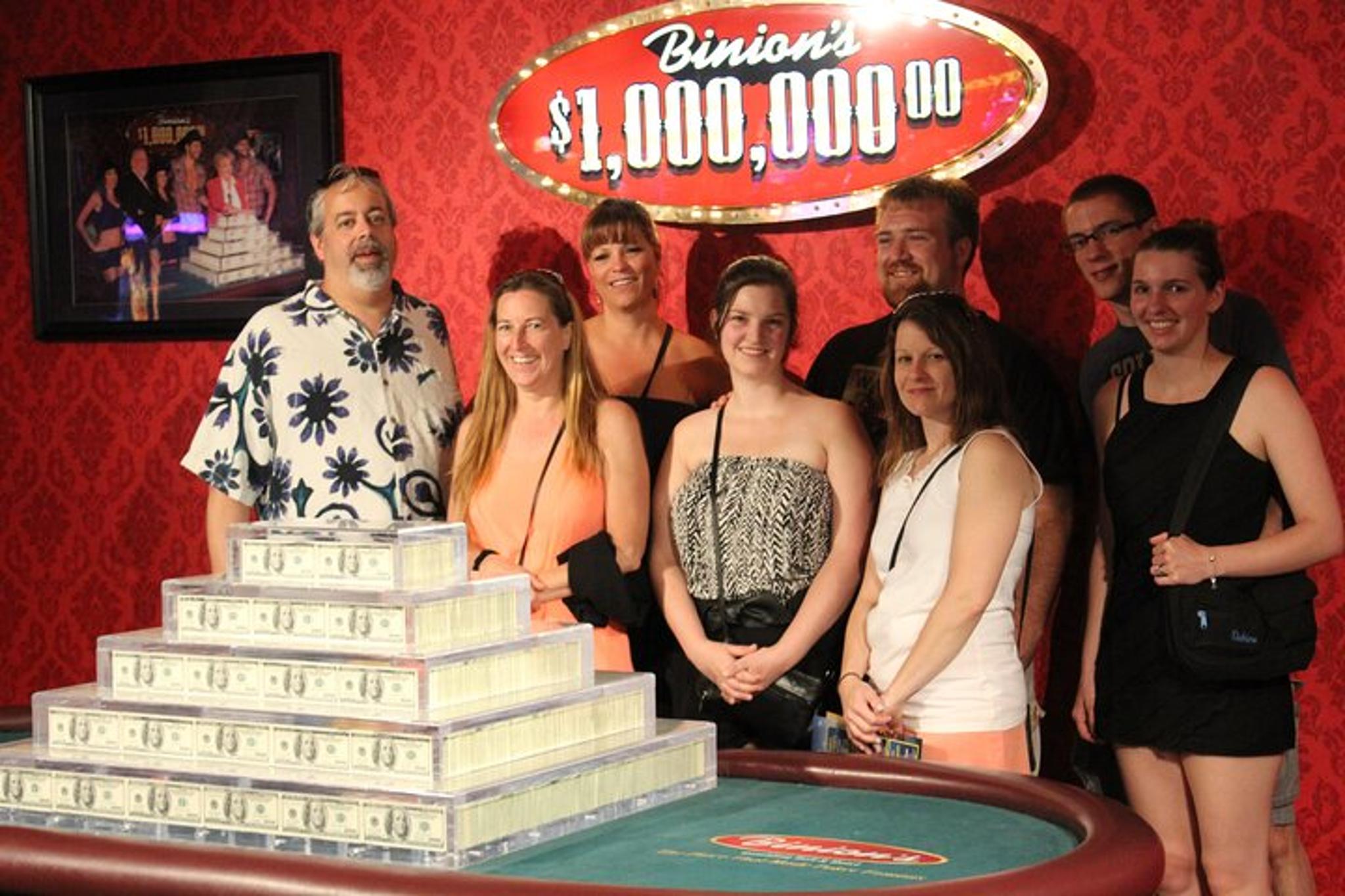 Las Vegas Walking Tour with Photos and Champagne - Image 2