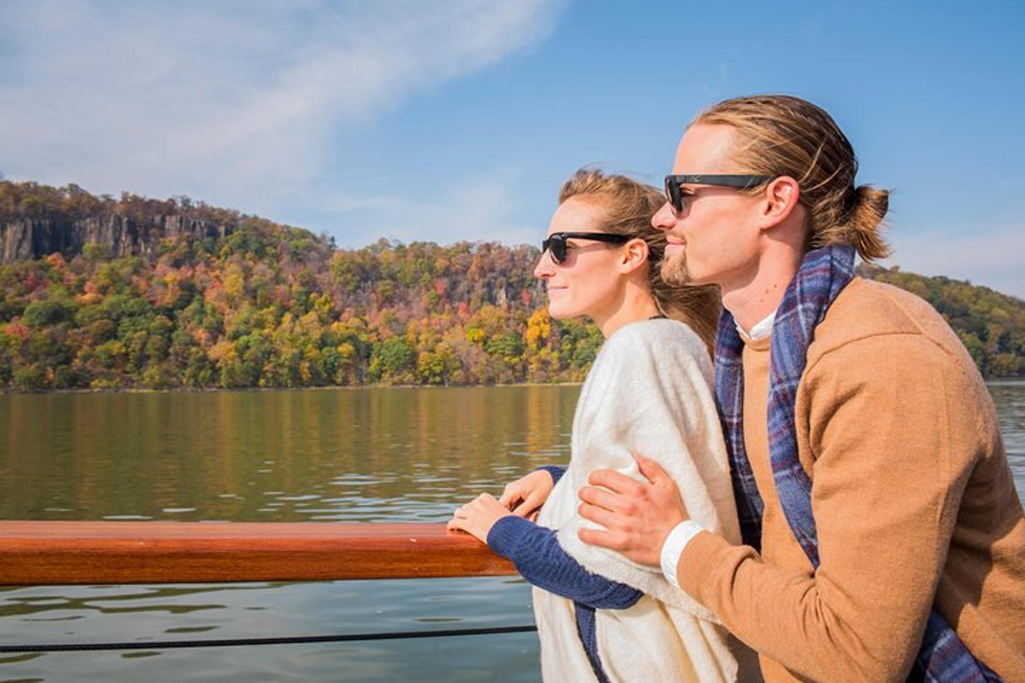 New York City Fall Foliage Brunch Cruise - Image 5