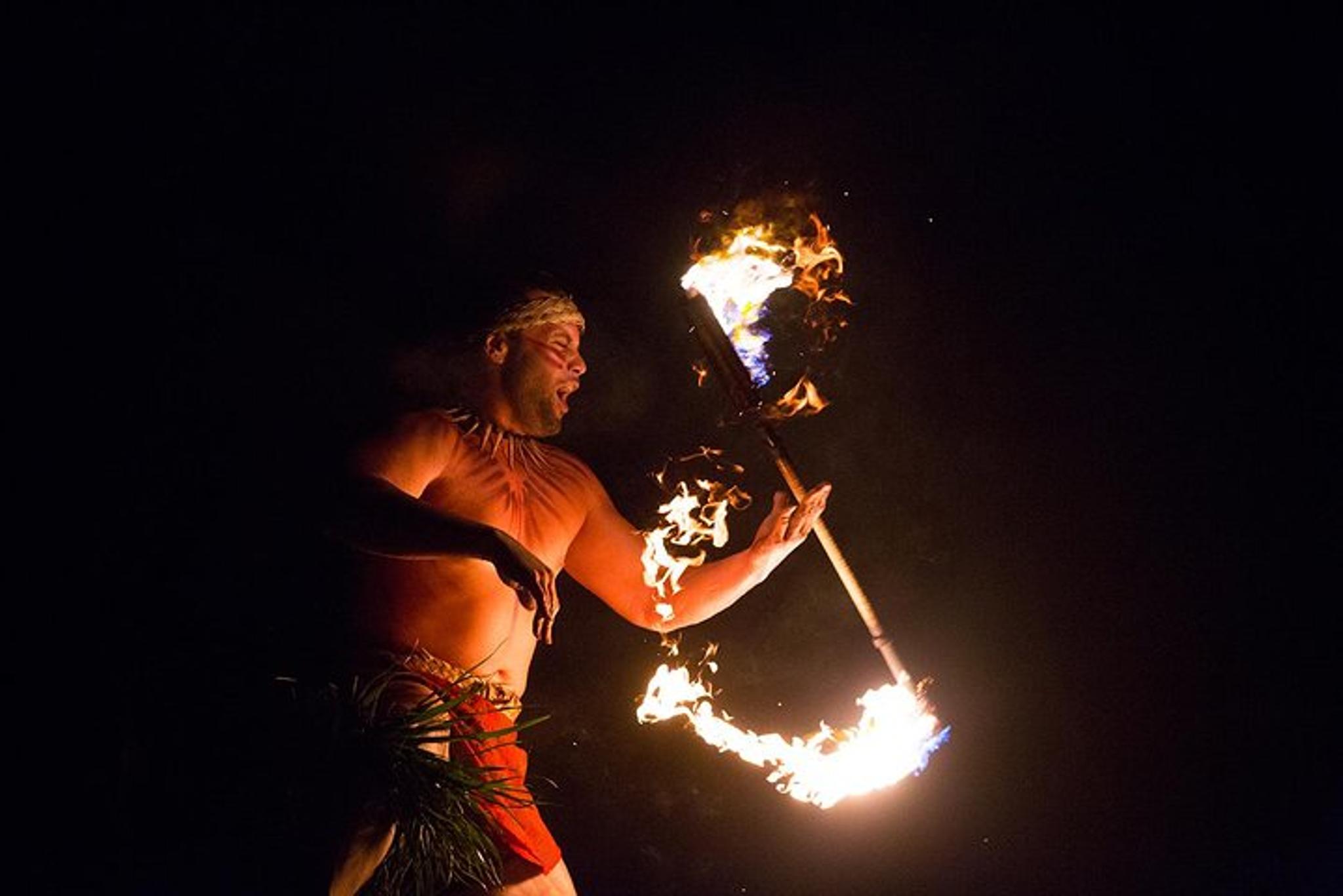 Honolulu Luau at Paradise Cove 4 hr - Image 5