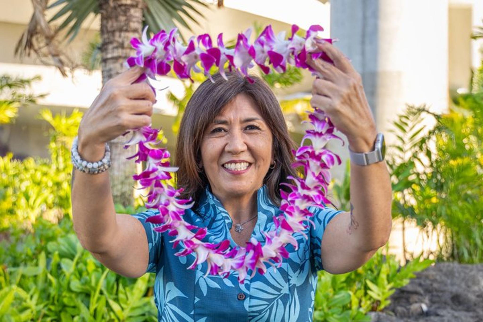 Lihue Airport Lei Greeting - Image 6