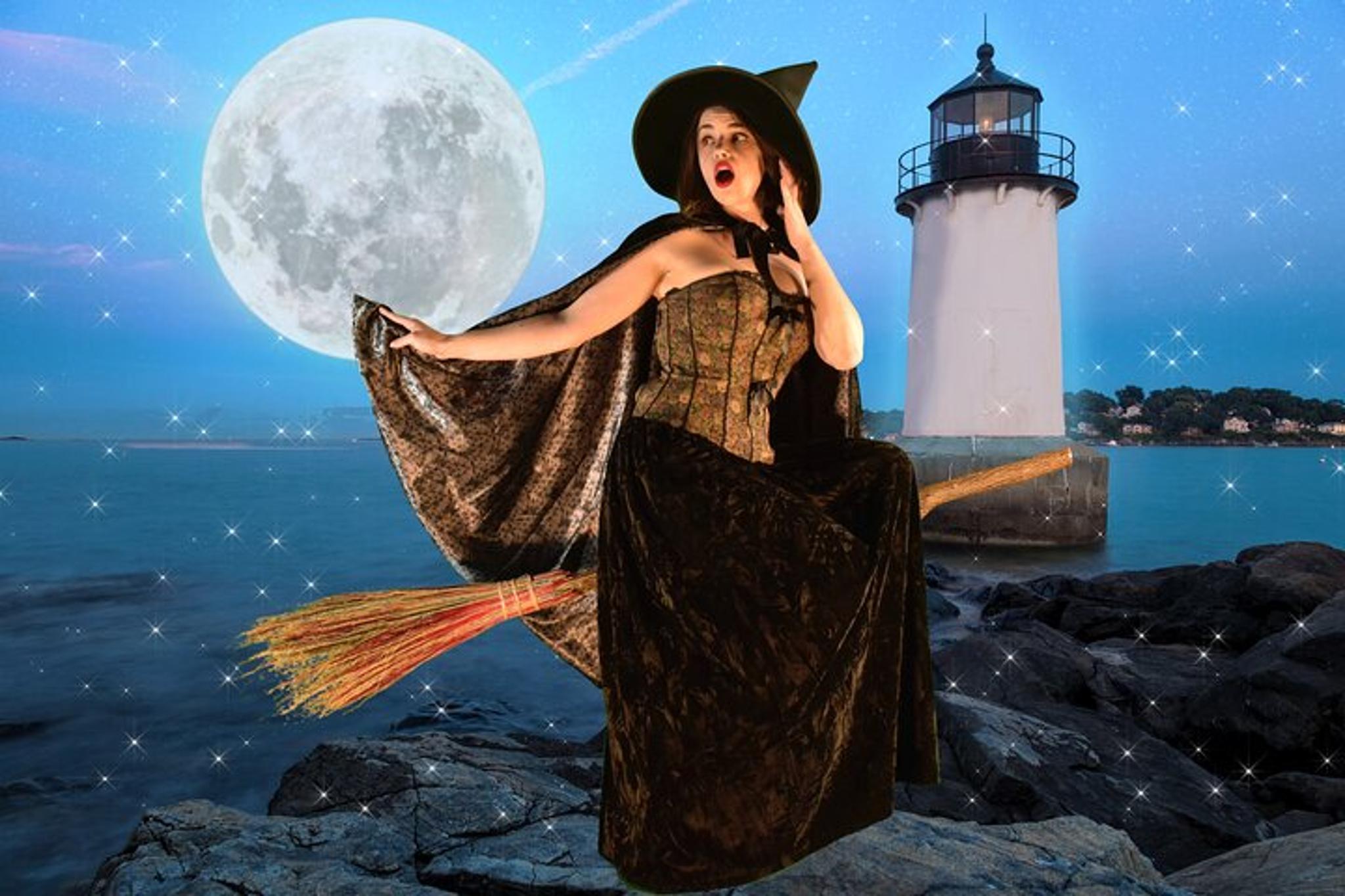 Salem Costume Photography with Green Screen - Image 3