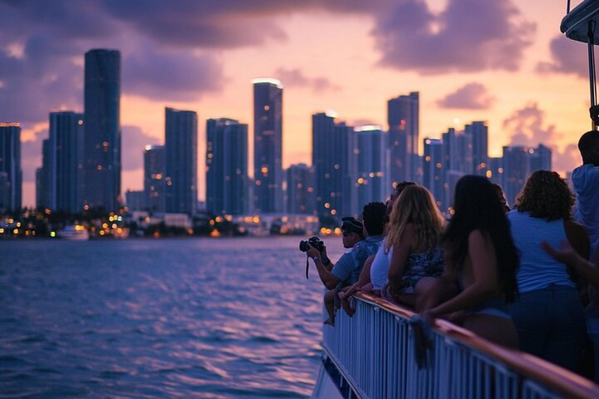 Miami Walking and Boat Tour 5-Hour Combo - Image 3