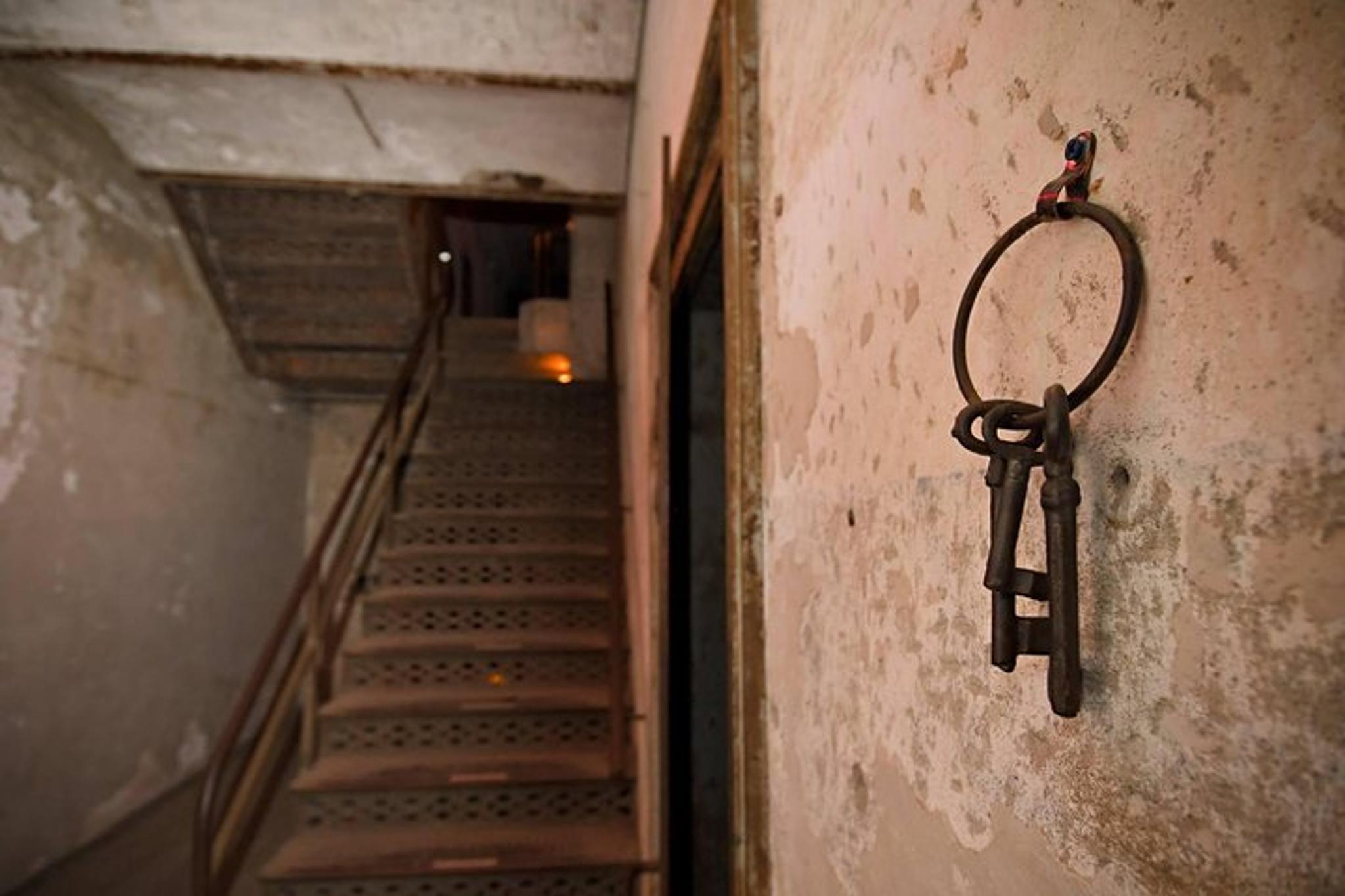 Charleston Haunted Jail Night-Time Walking Tour - Image 3