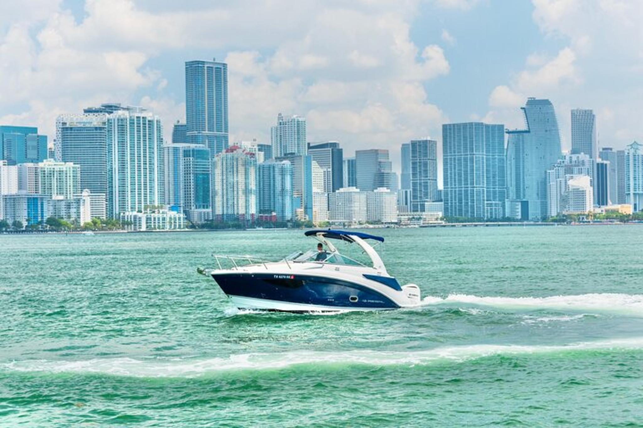 Miami Biscayne Bay Private Boat Tour - Image 1
