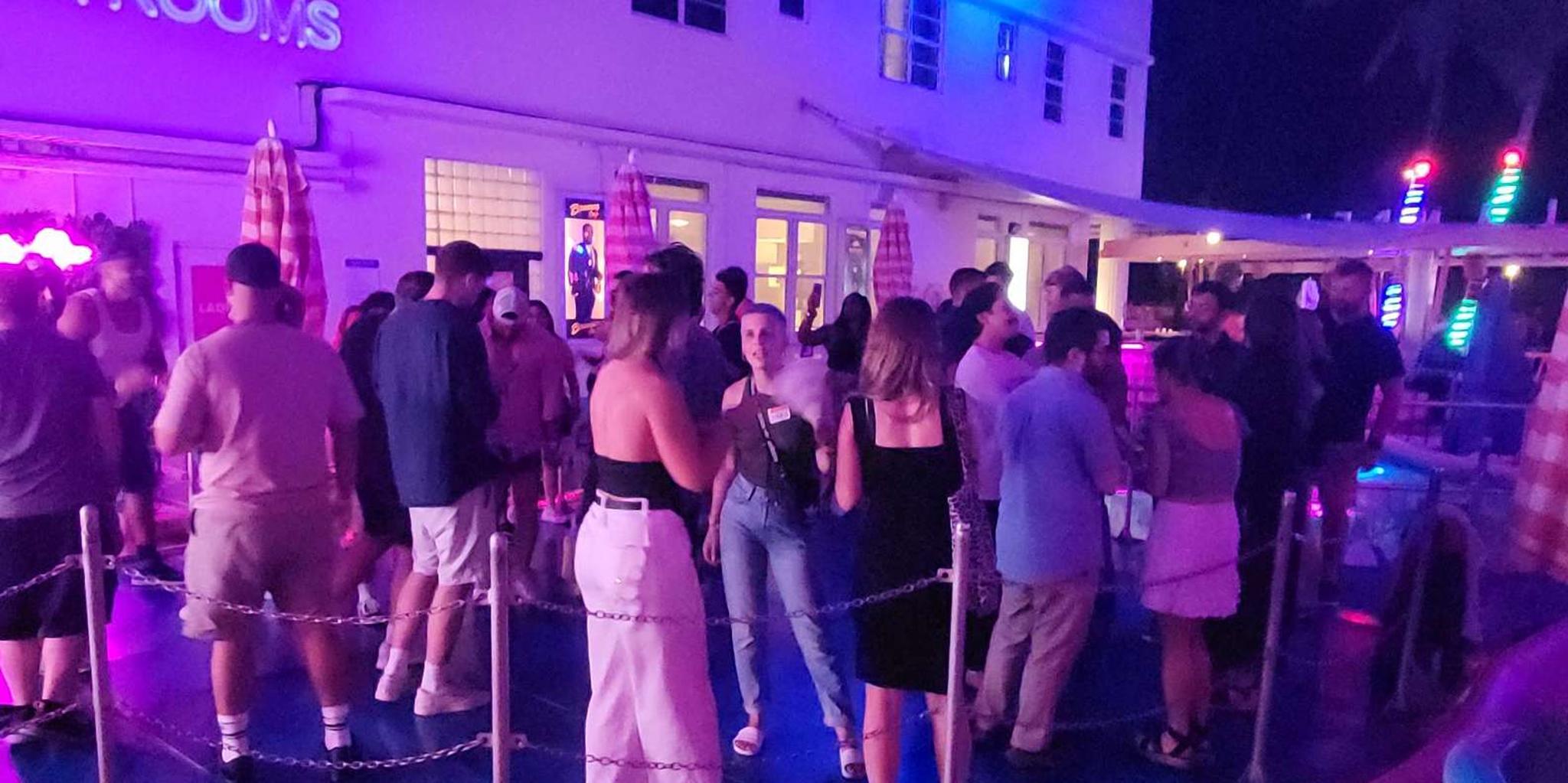 Miami Beach Bar Crawl - Image 3