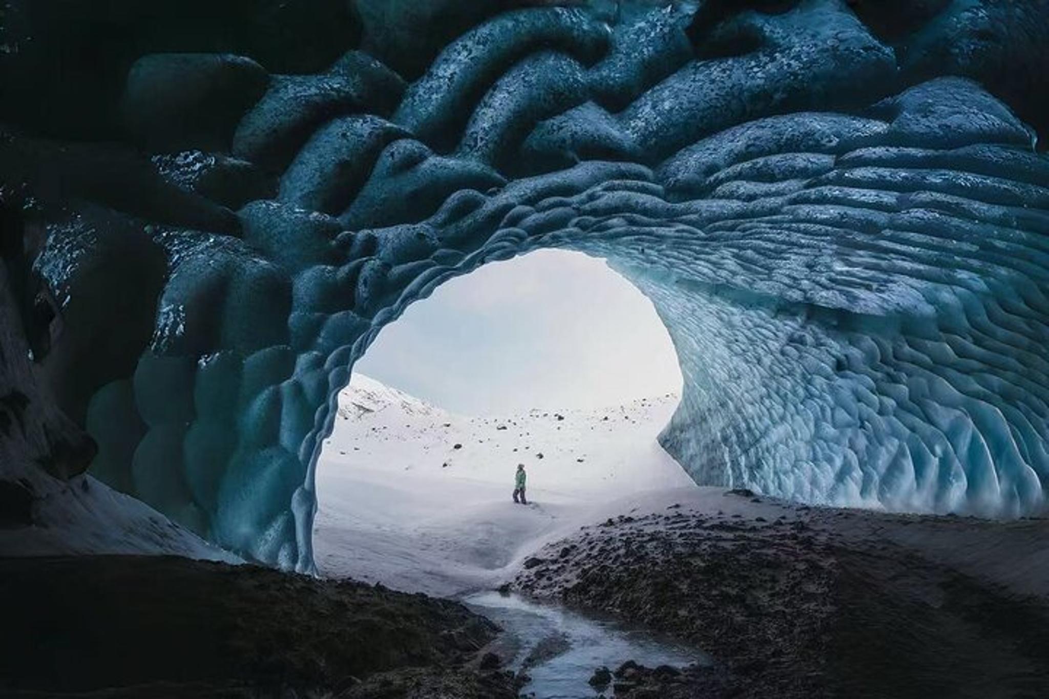 Fairbanks Castner Glacier Ice Cave Adventure 8.5 hr - Image 4
