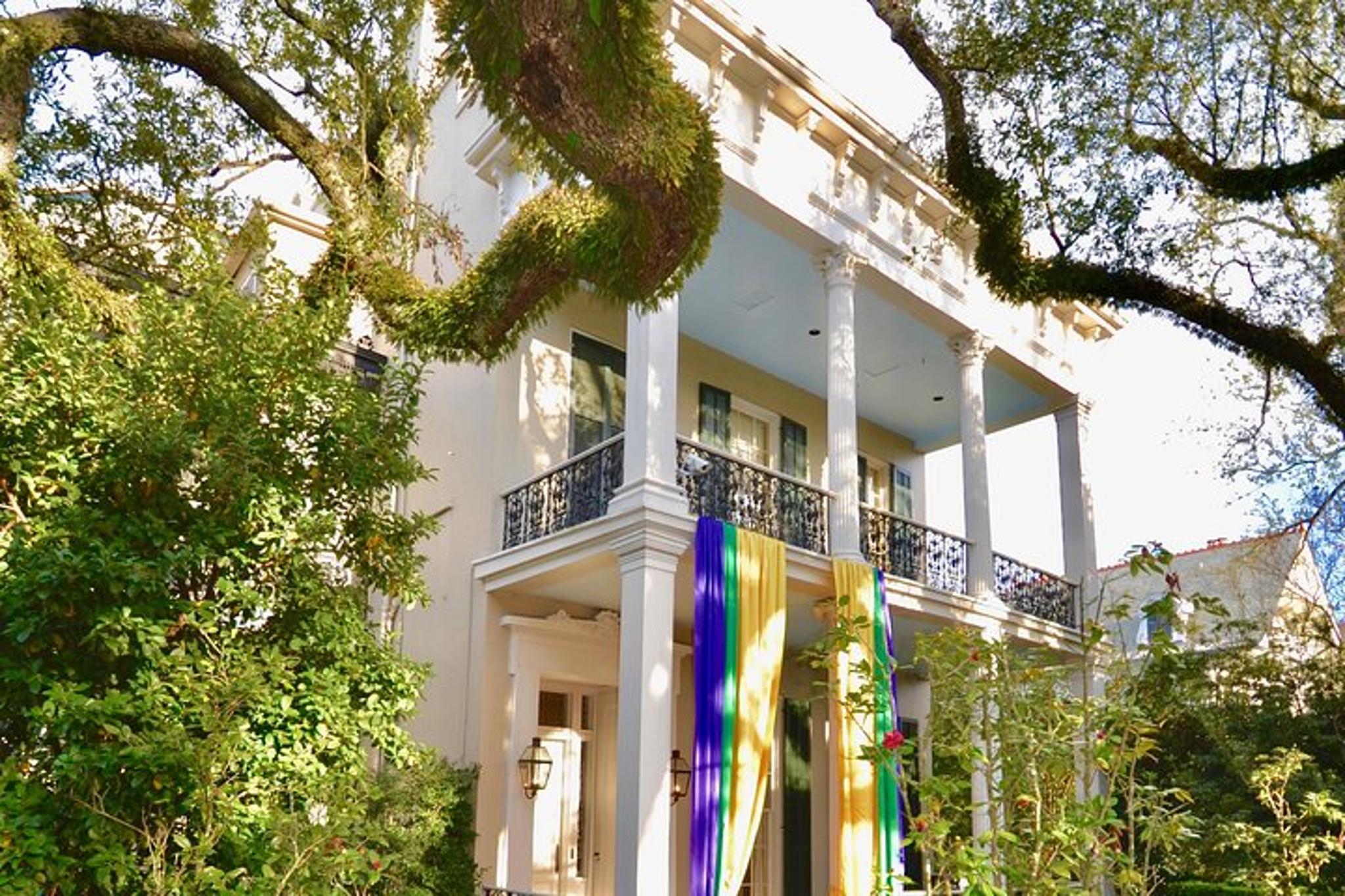 New Orleans Garden District and Cemetery Tour - Image 4