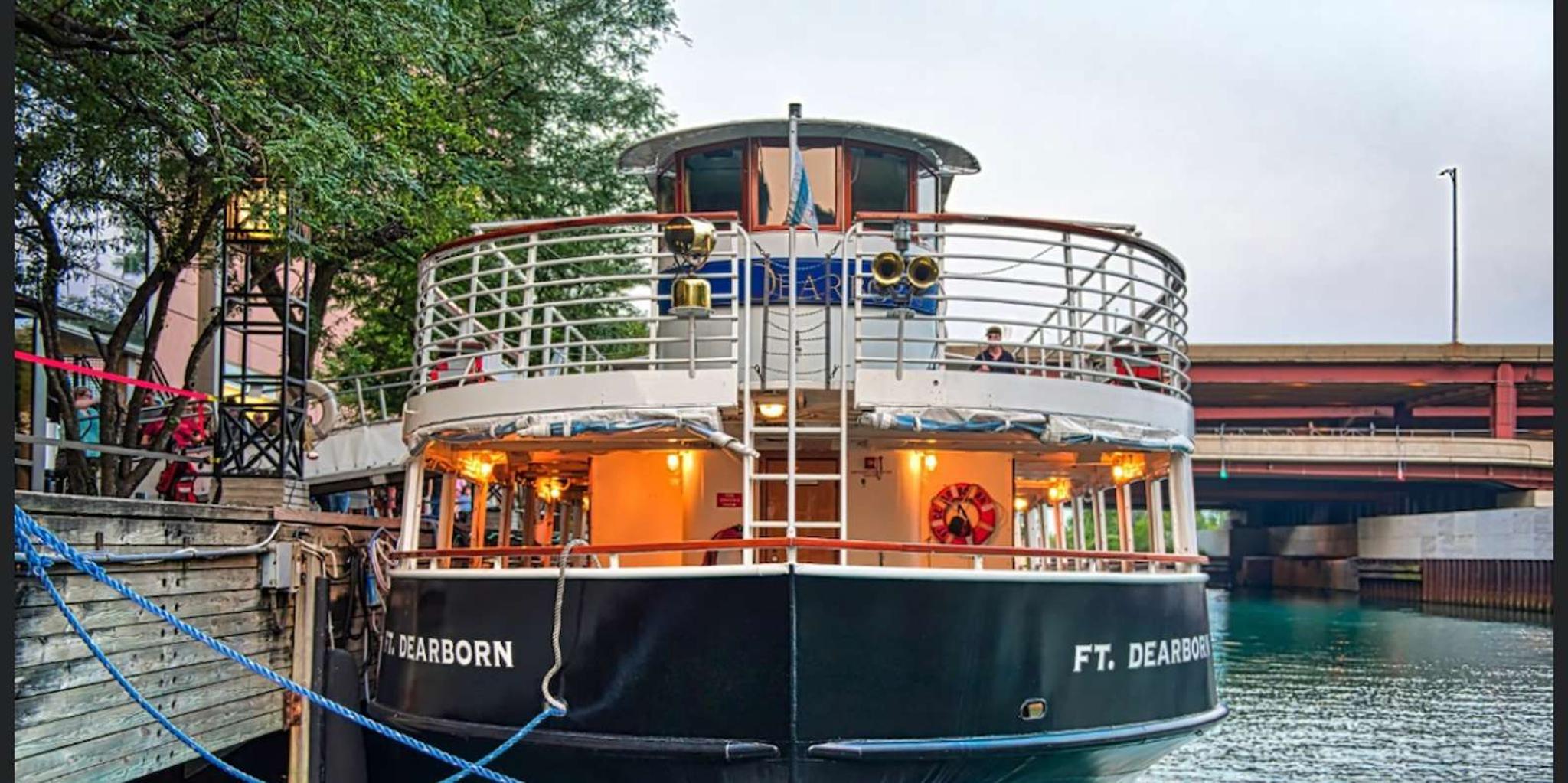 Chicago River Architecture Sunset Cocktail Tour - Image 2