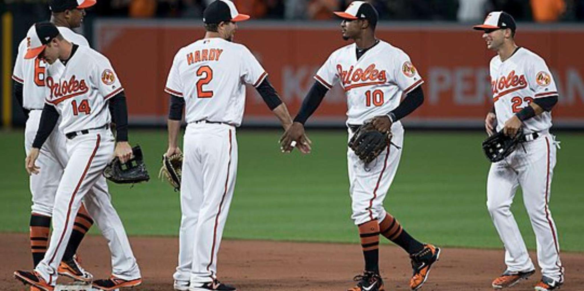 Baltimore Orioles Baseball Game at Oriole Park - Image 6
