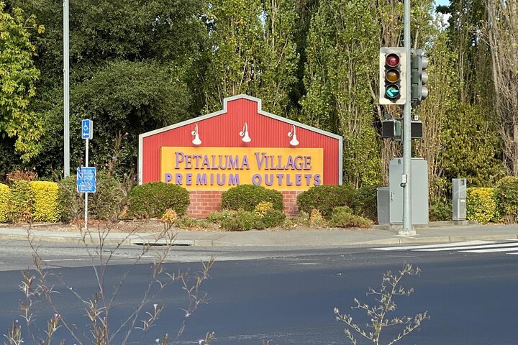 San Francisco Shopping Tour to Petaluma Outlets