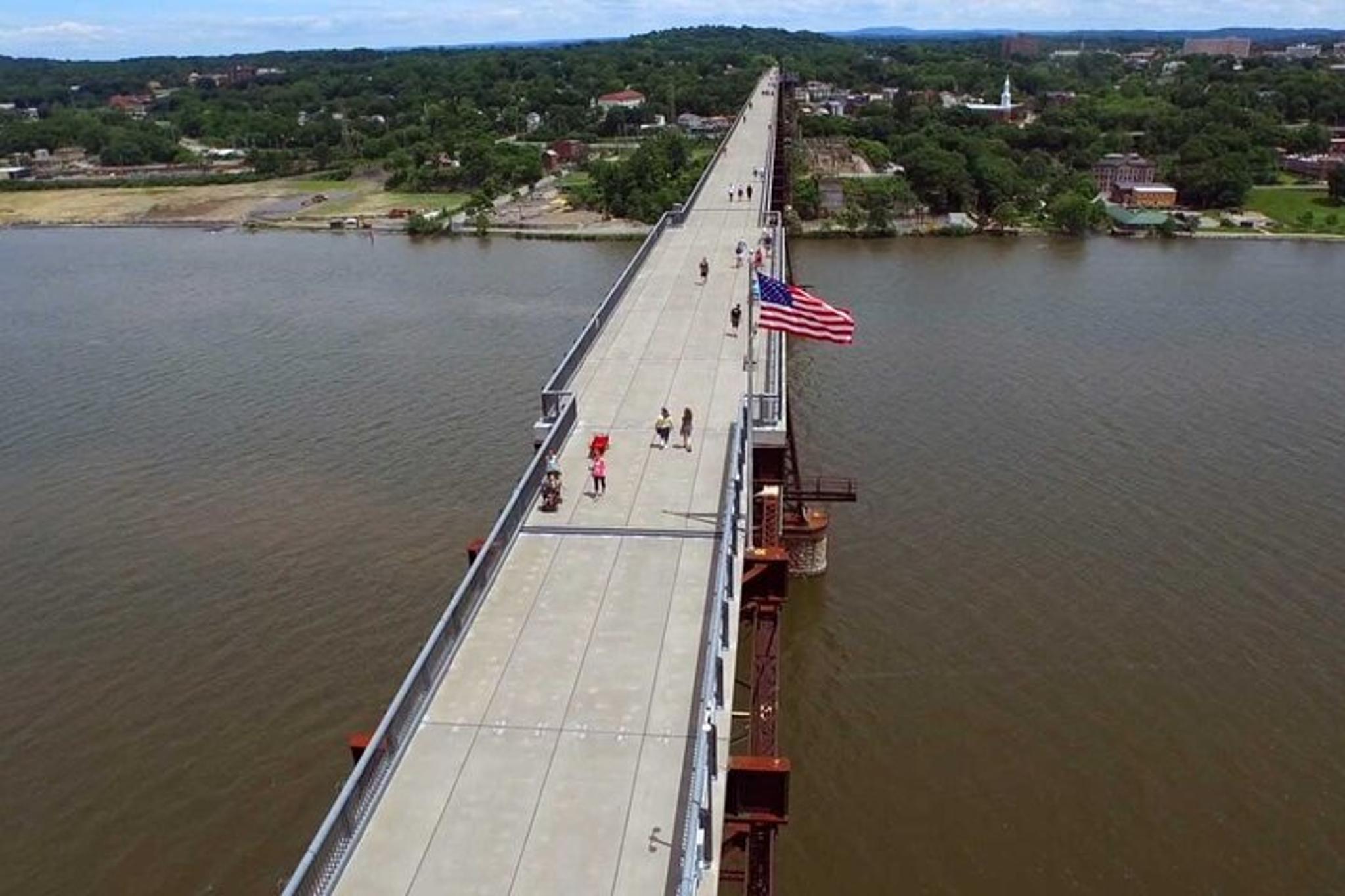 Hudson Valley Walkway and Wineries Tour - Image 3
