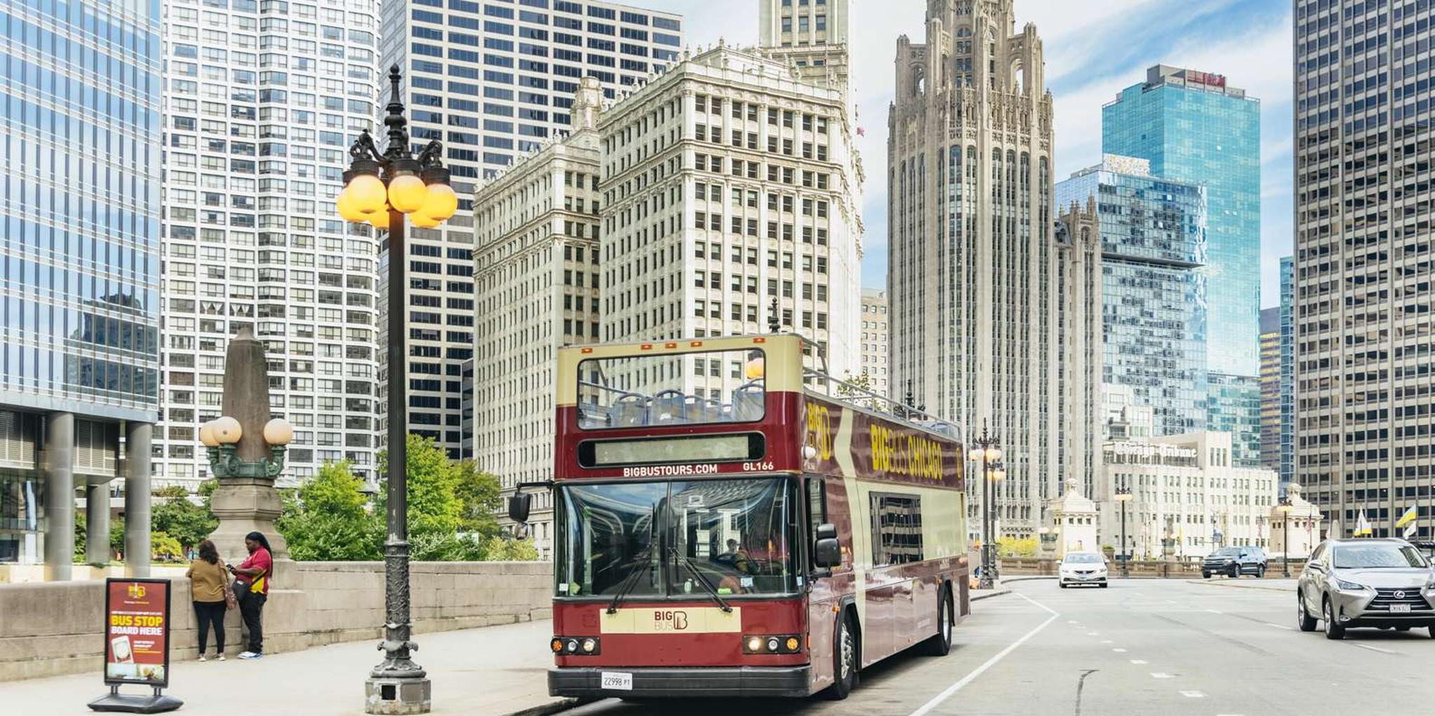 Chicago Hop-On Hop-Off Sightseeing Bus Tour