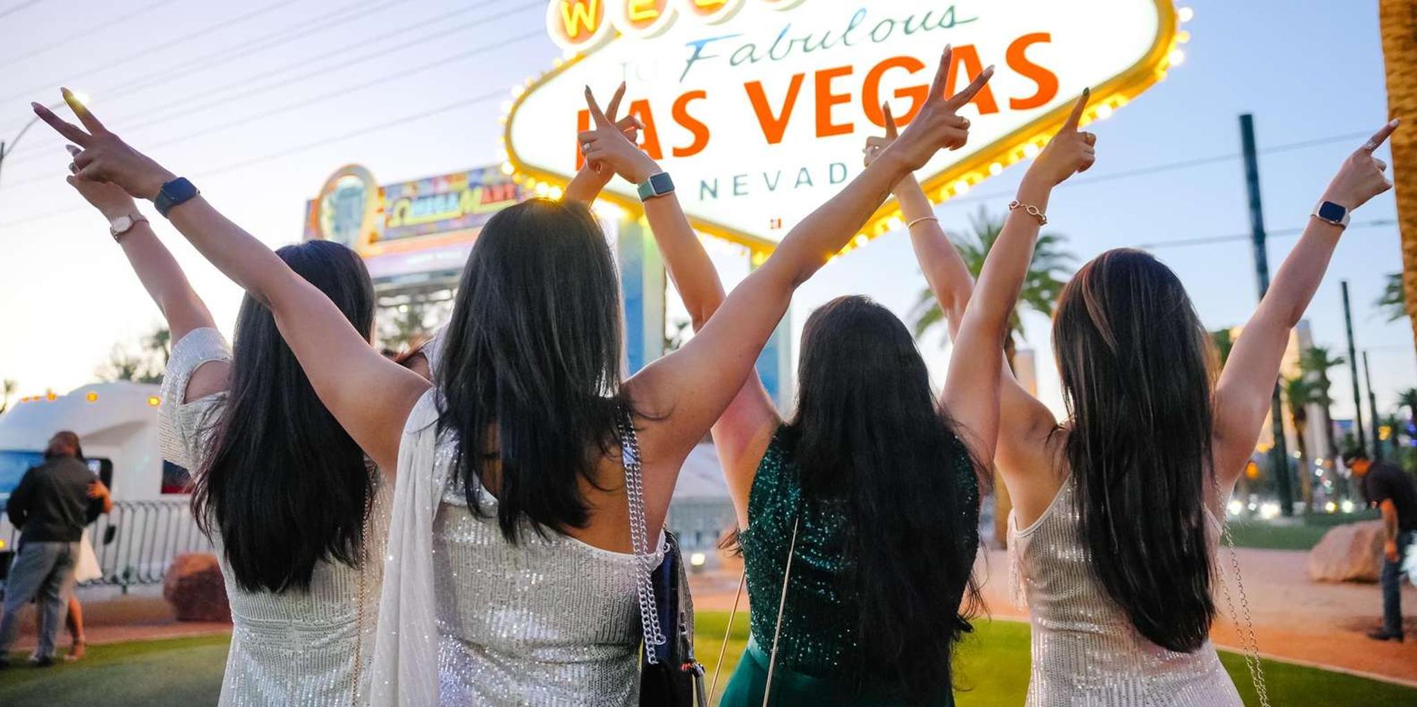 Las Vegas Nightclub Party Bus Experience - Image 3