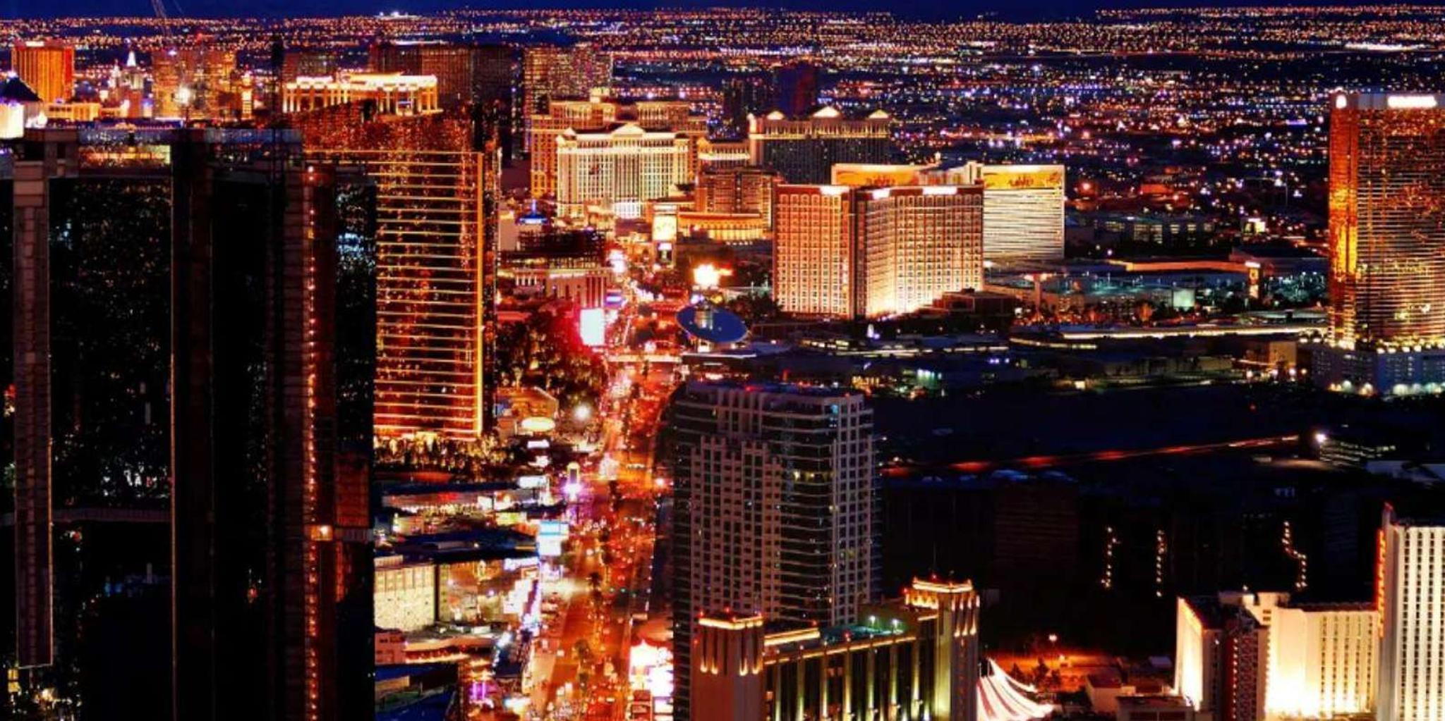 Los Angeles Holiday Lights Tour with LACMA Stop - Image 6