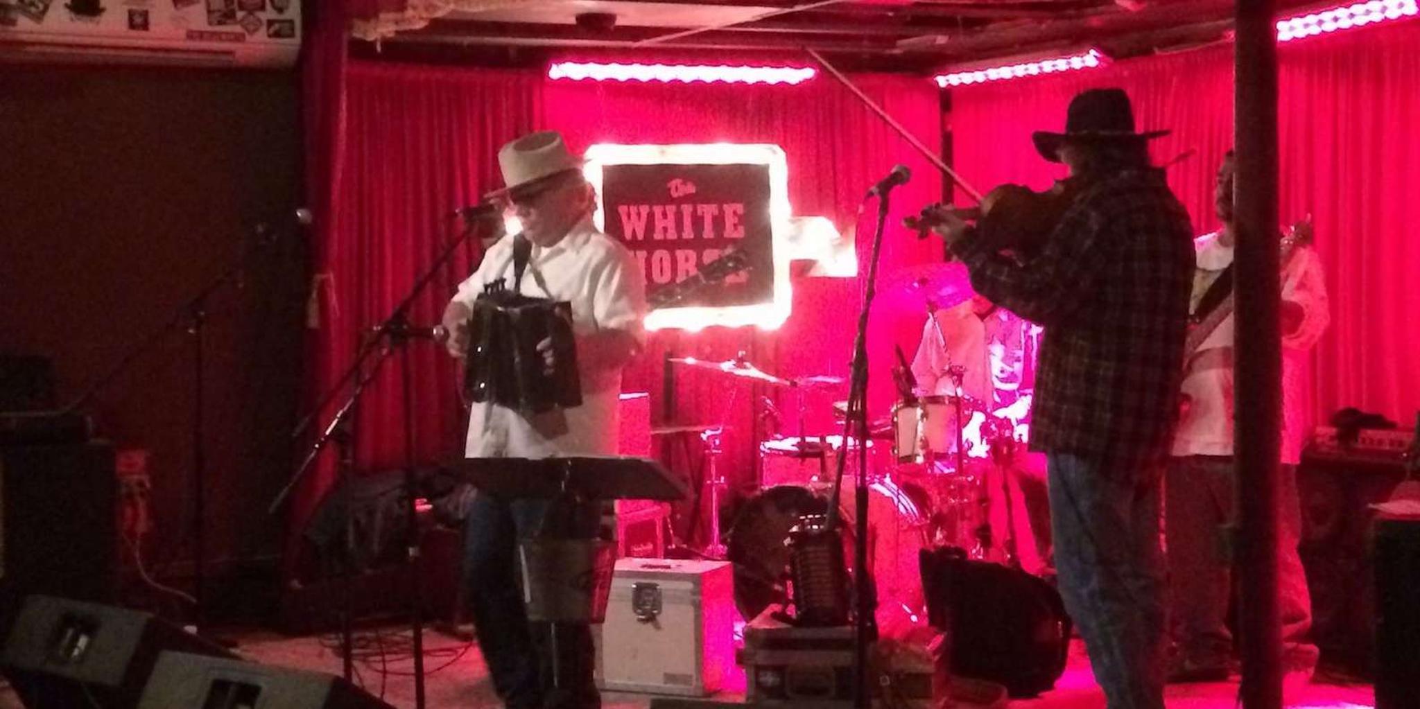 Austin Live Music Crawl - Image 5