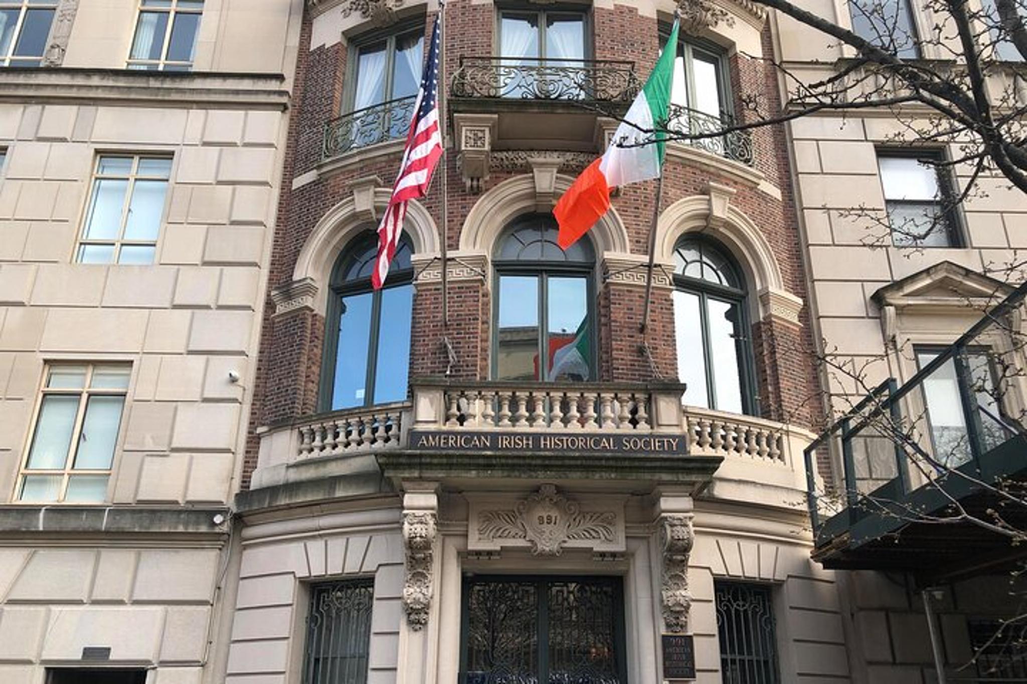 New York Succession Sites Car Tour - Image 2