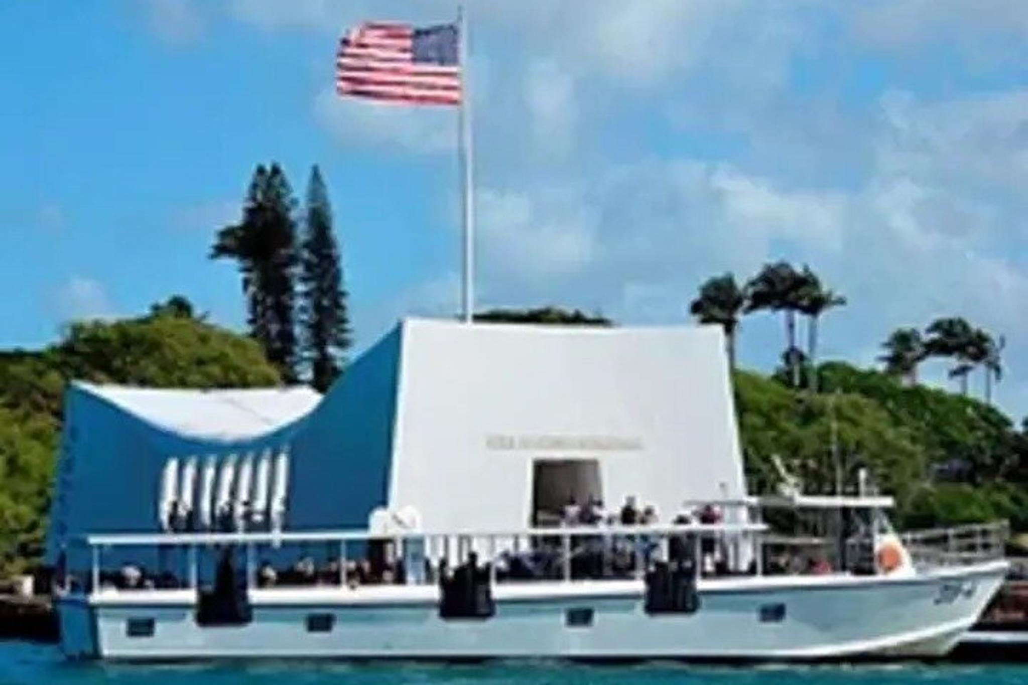 Honolulu Pearl Harbor Tour - Image 1