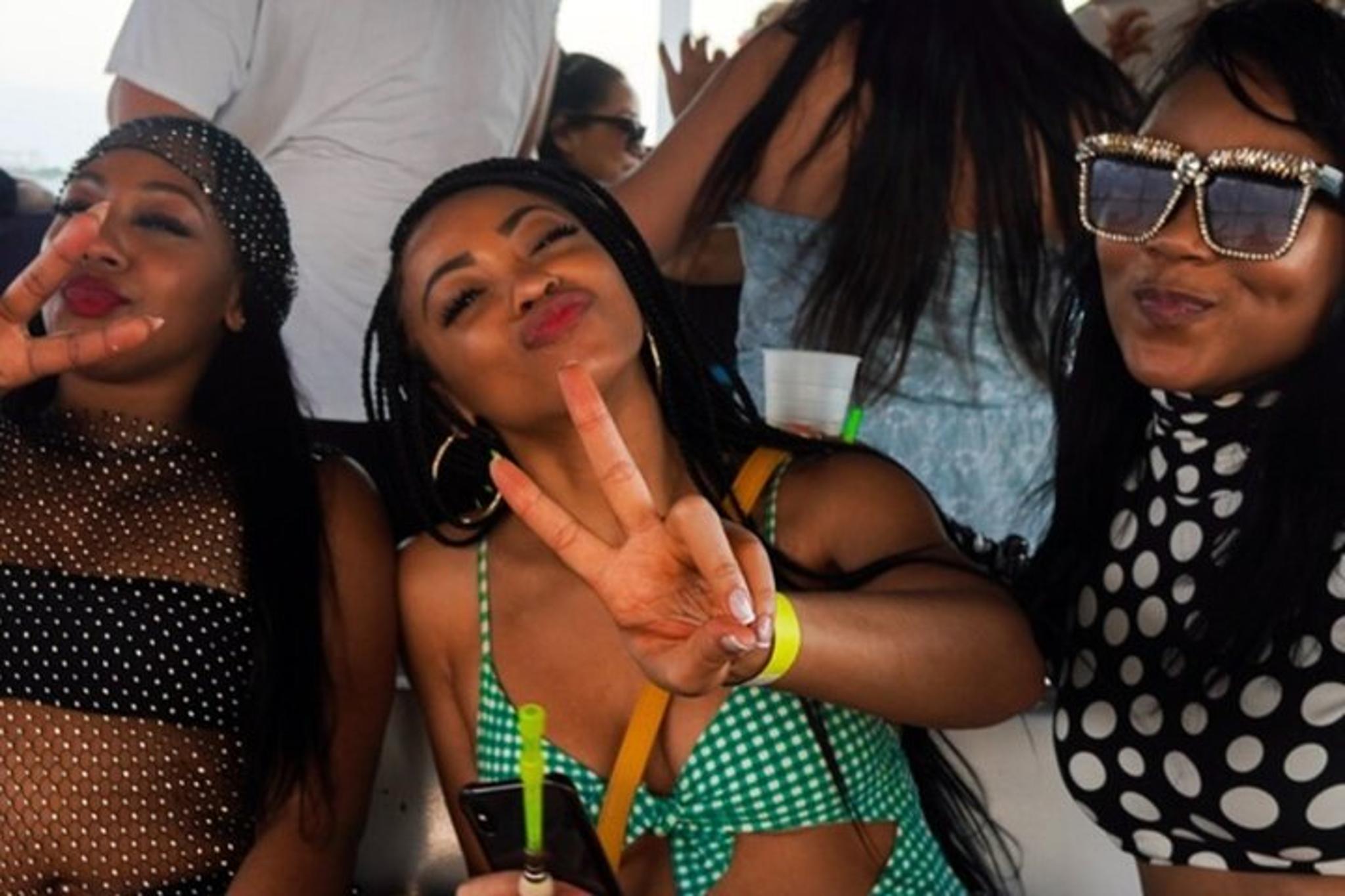 Miami Party Boat with Live DJ and Open Bar 3 hr - Image 3