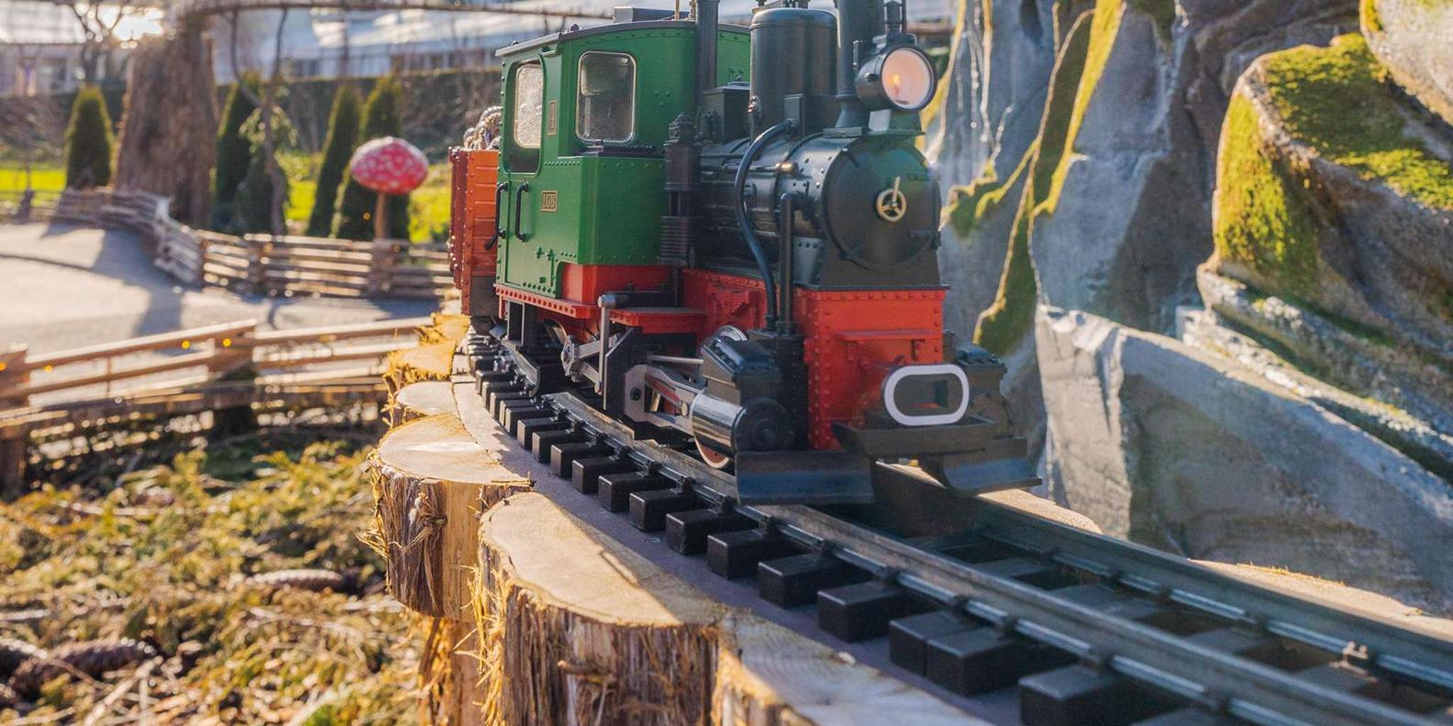 New York Botanical Garden Holiday Train Show - Image 5