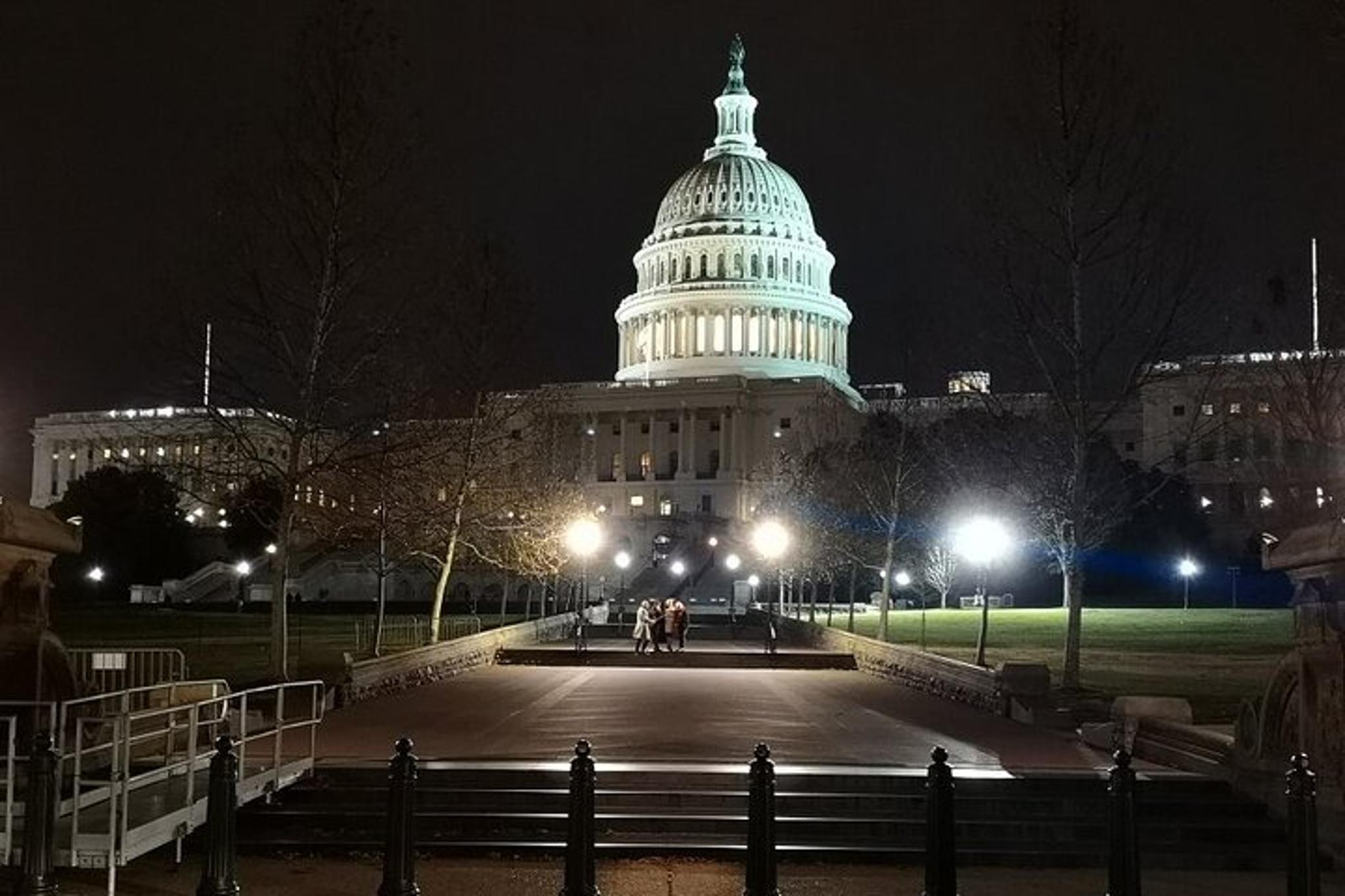 Washington DC Night Tour - Image 6
