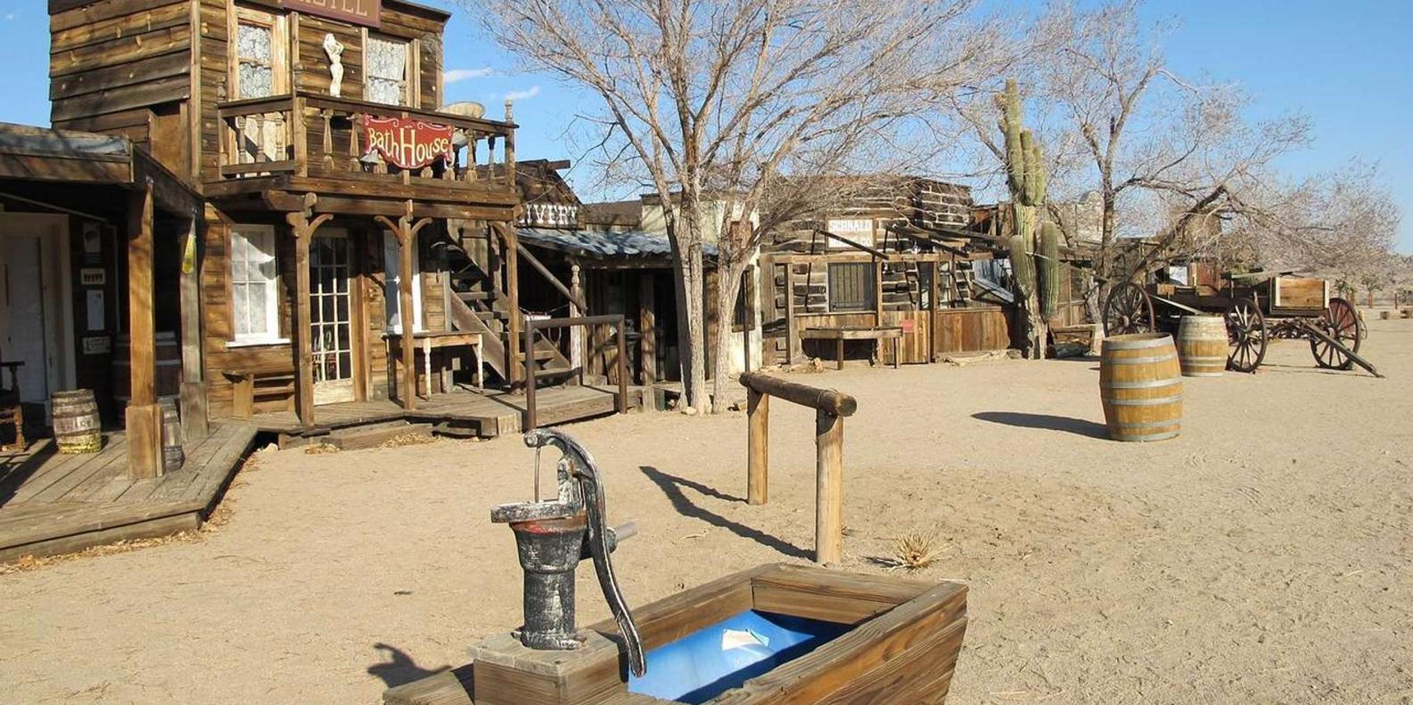 Las Vegas Ghost Town and Art Tour 7 hr - Image 6