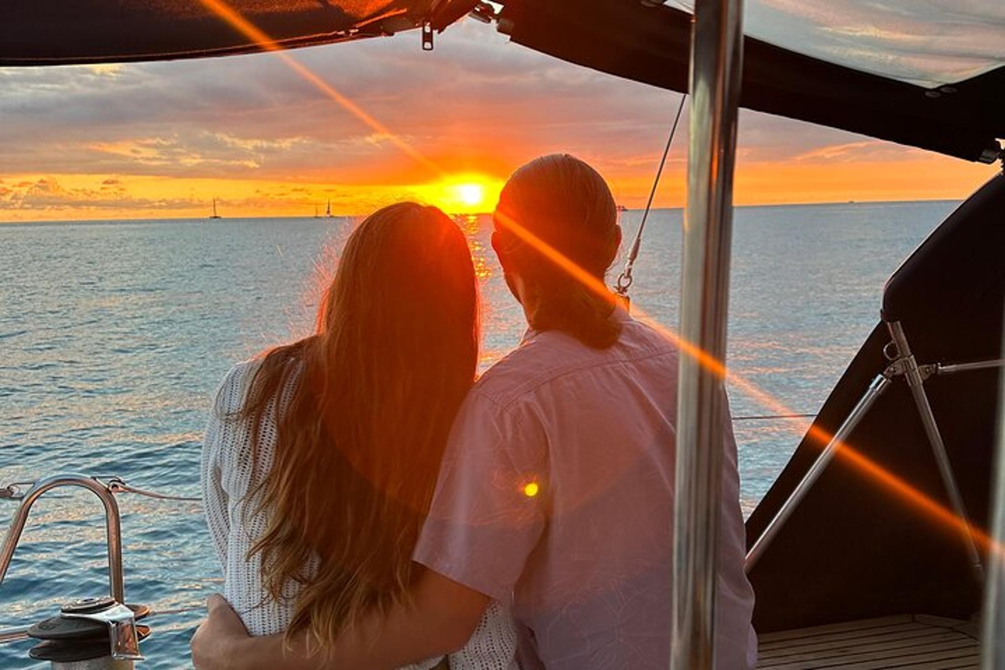 Honolulu Sailing Tour at Sunset - Image 2