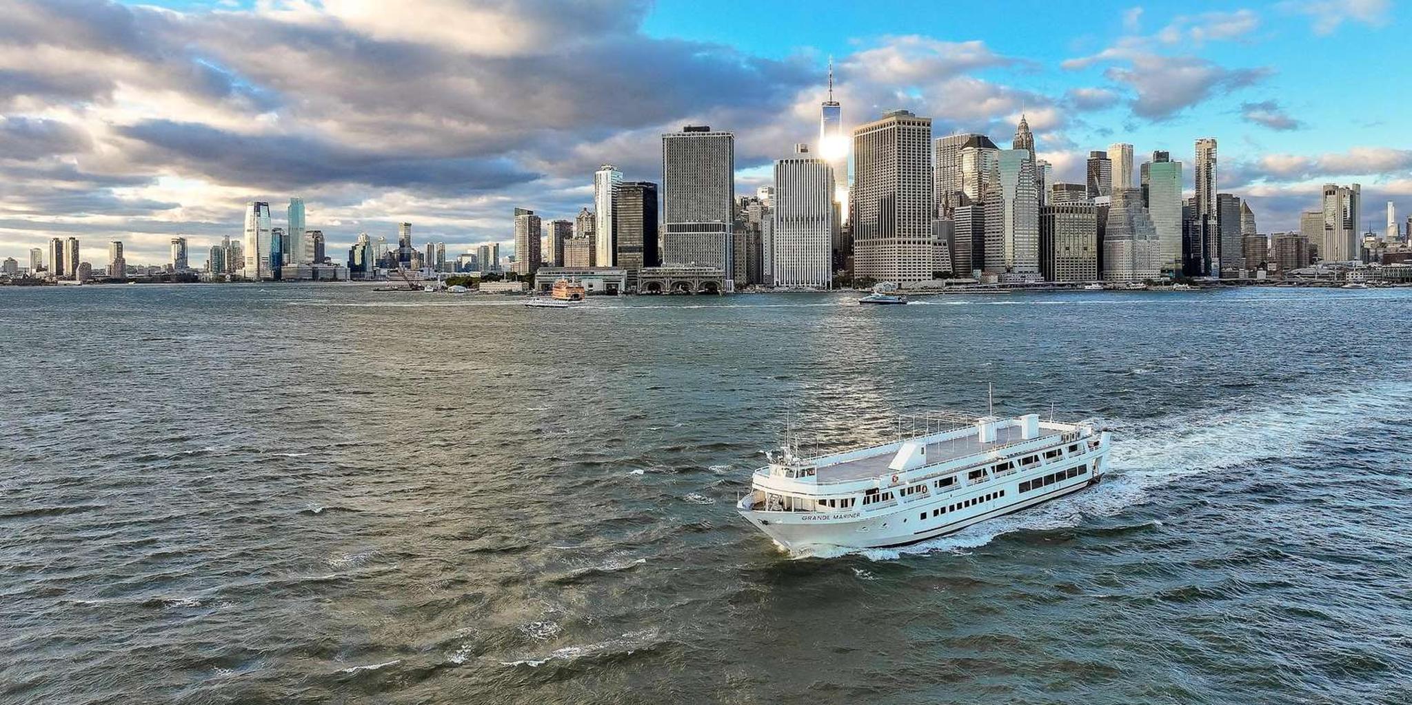 New York City Sightseeing Cruise on the Grande Mariner - Image 4