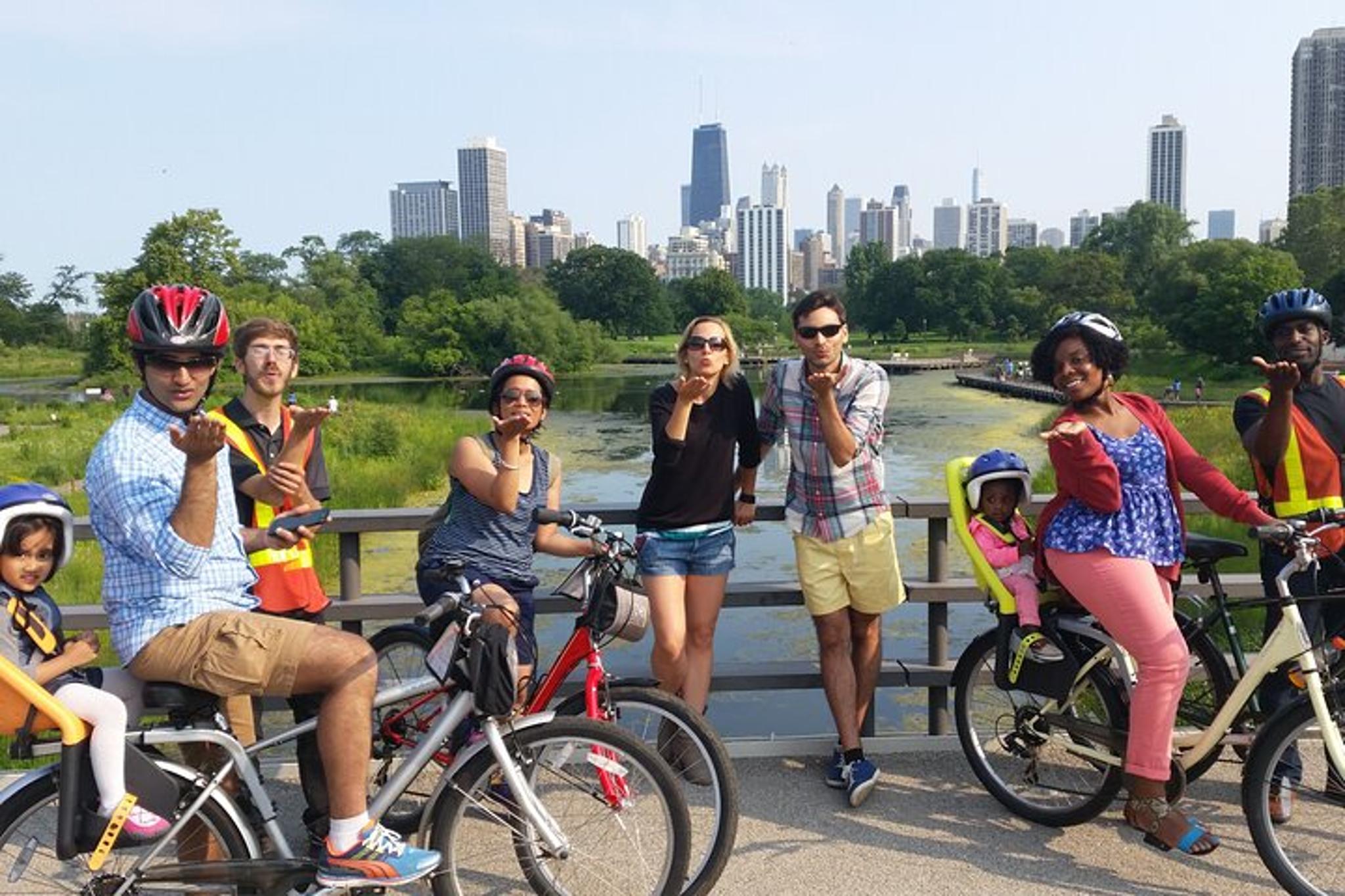 Chicago Bike Tour of Lakefront Neighborhoods - Image 4