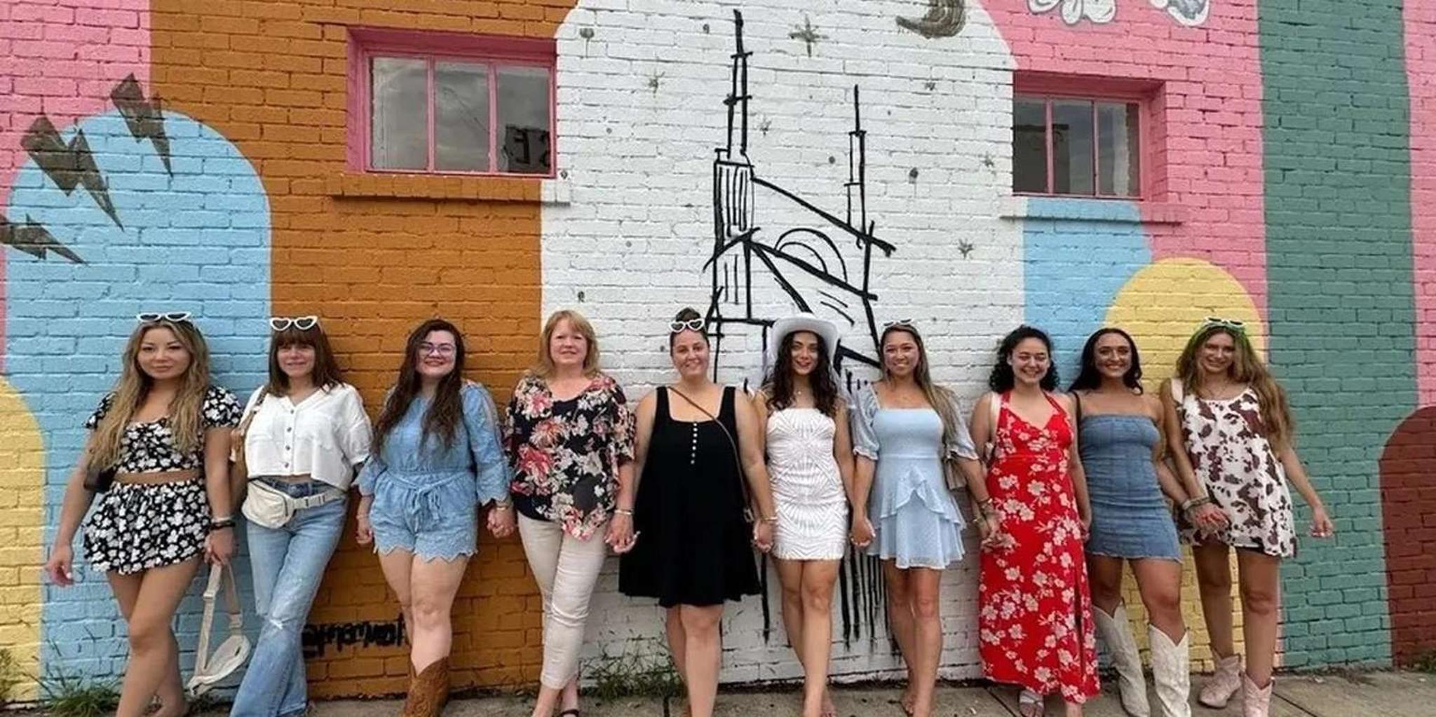 Nashville Murals & Mimosas BYOB Bus Tour 2 hr - Image 4