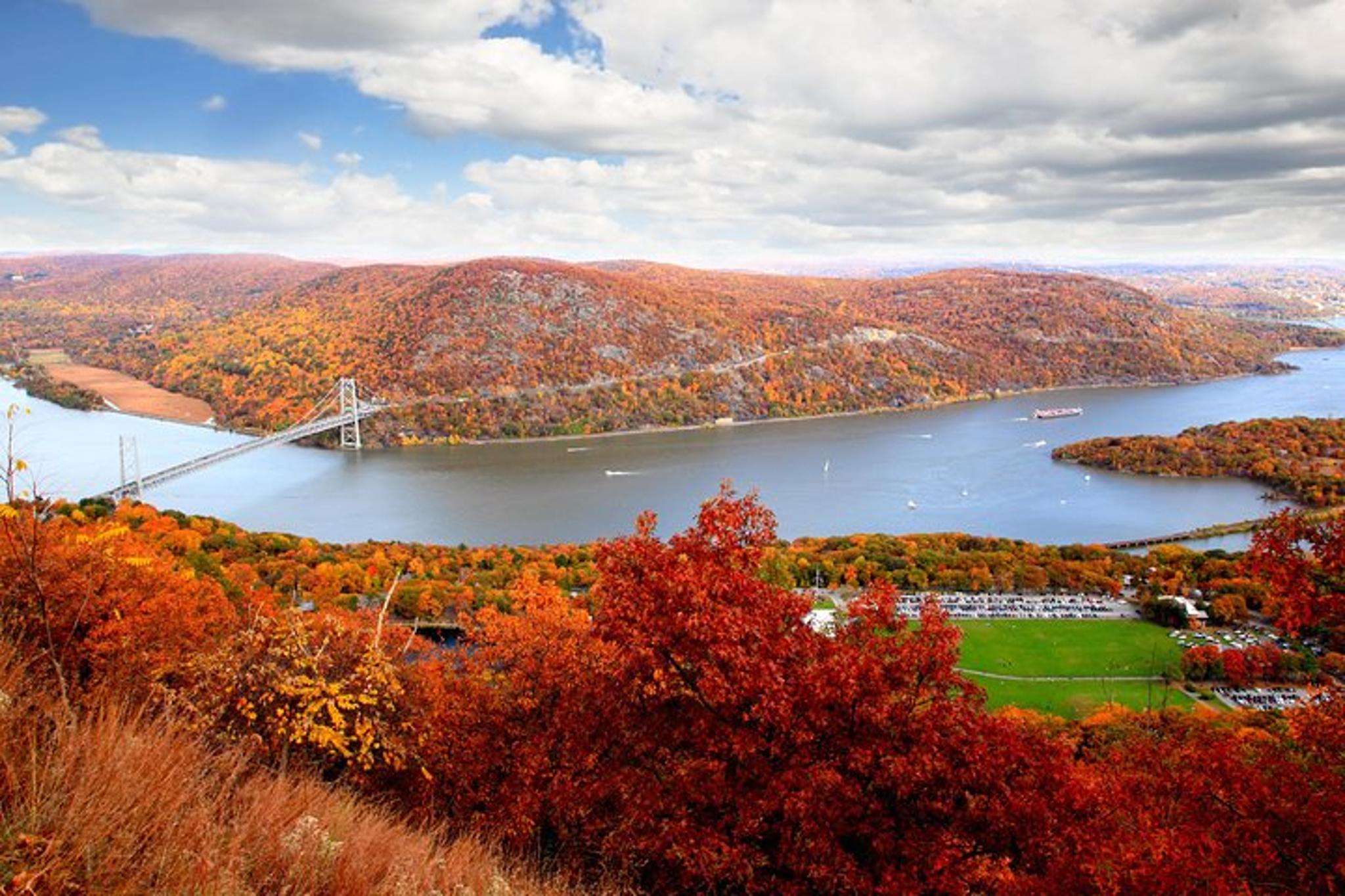 Hudson Valley Fall Foliage Helicopter Tour from Westchester - Image 4