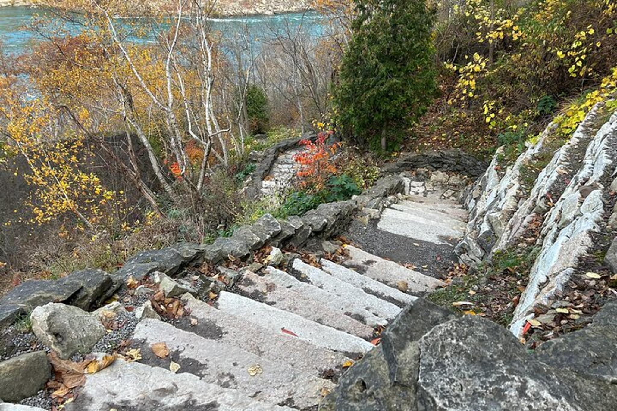 Niagara River Gorge Hiking Tour - Image 2