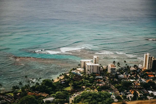 Waikiki Electric Bike Tour: Diamond Head Hike - Image 5