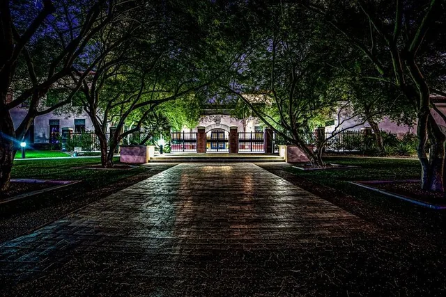 Phoenix Ghost Hunt Walking Tour - Image 5
